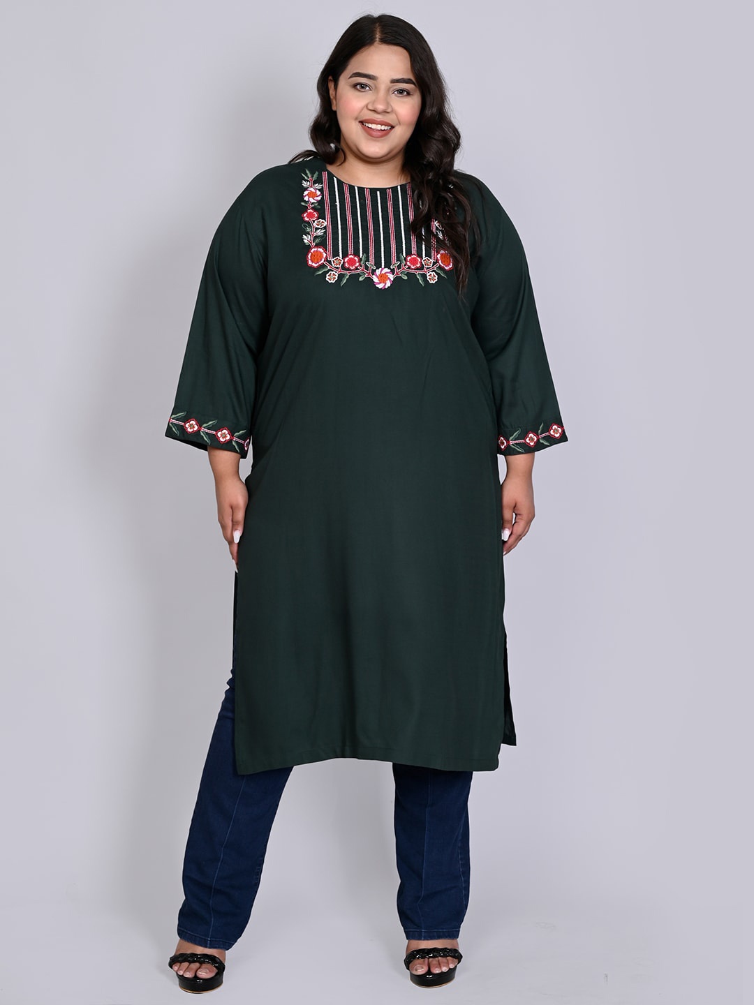 

KALINI Plus Size Floral Yoke Design Kurta, Green