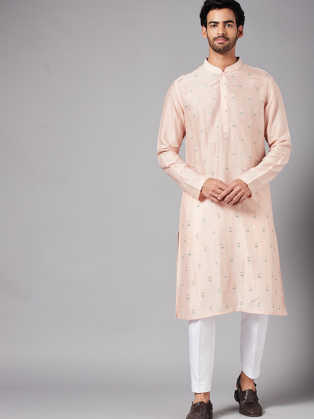 

HILO DESIGN Floral Embroidered Silk Kurta, Peach