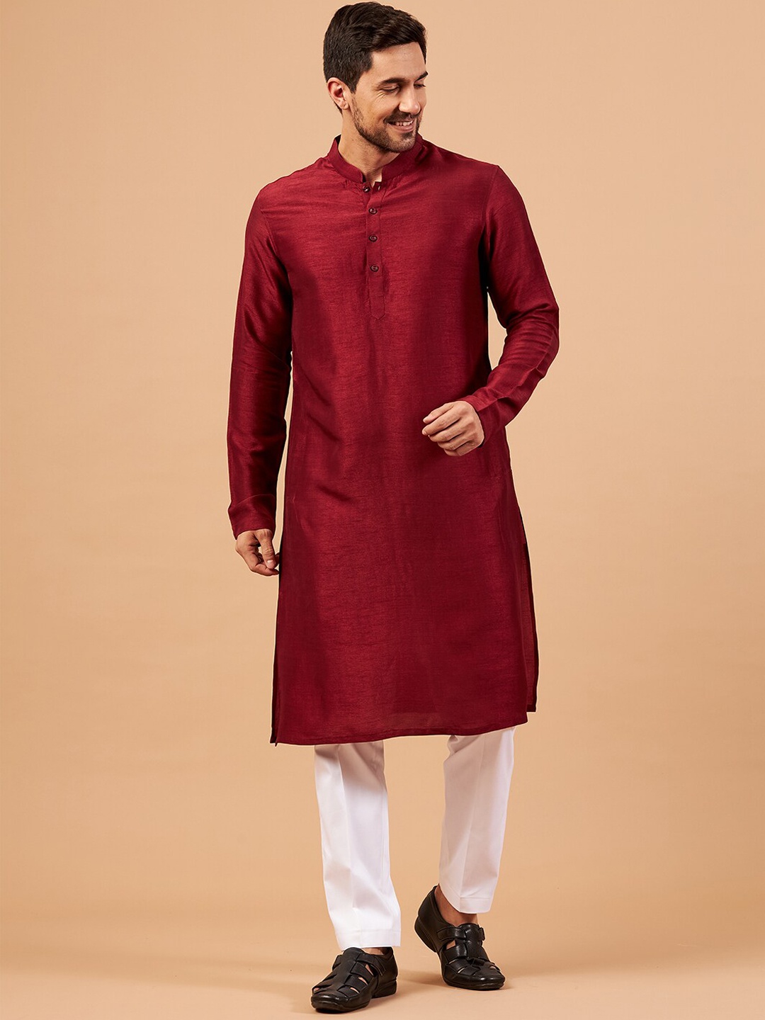 

HILO DESIGN Mandarin Collar Silk Straight Kurta, Maroon