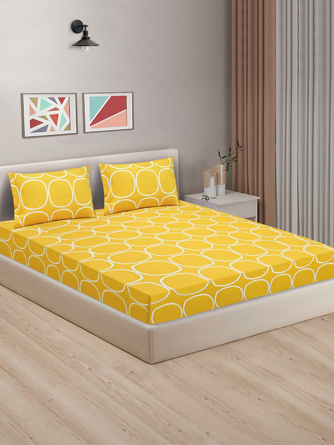 

Good Homes by Home Candy Yellow Geometric Cotton 144 TC King Bedsheet with 2 Pillow Covers