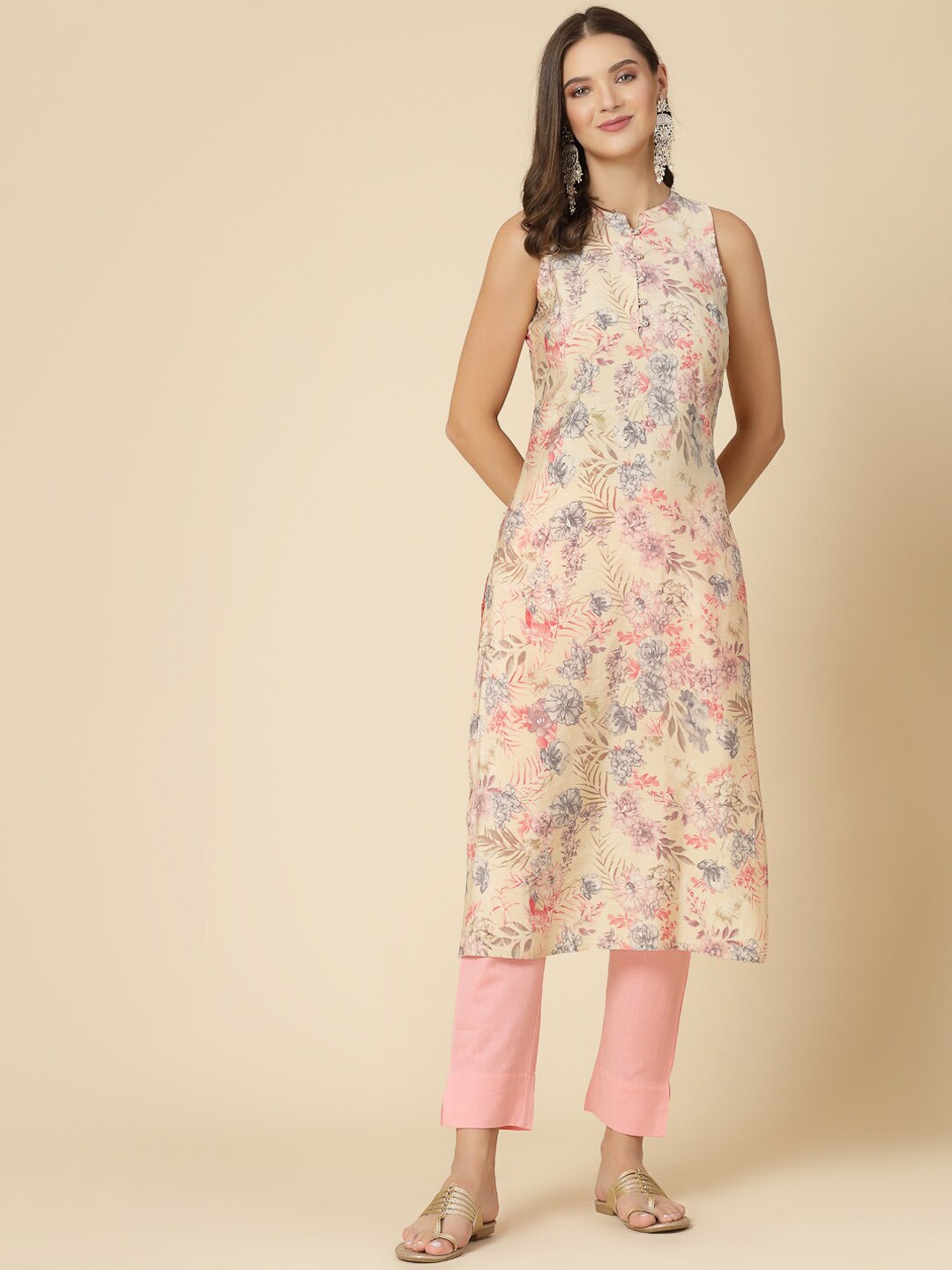 

Ramas Floral Printed Mandarin Collar Sleeveless Straight Kurta, Beige