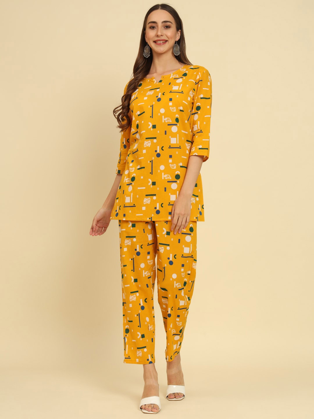 

Sutidora Geometric Printed Regular Pure Cotton Kurti with Trousers, Yellow