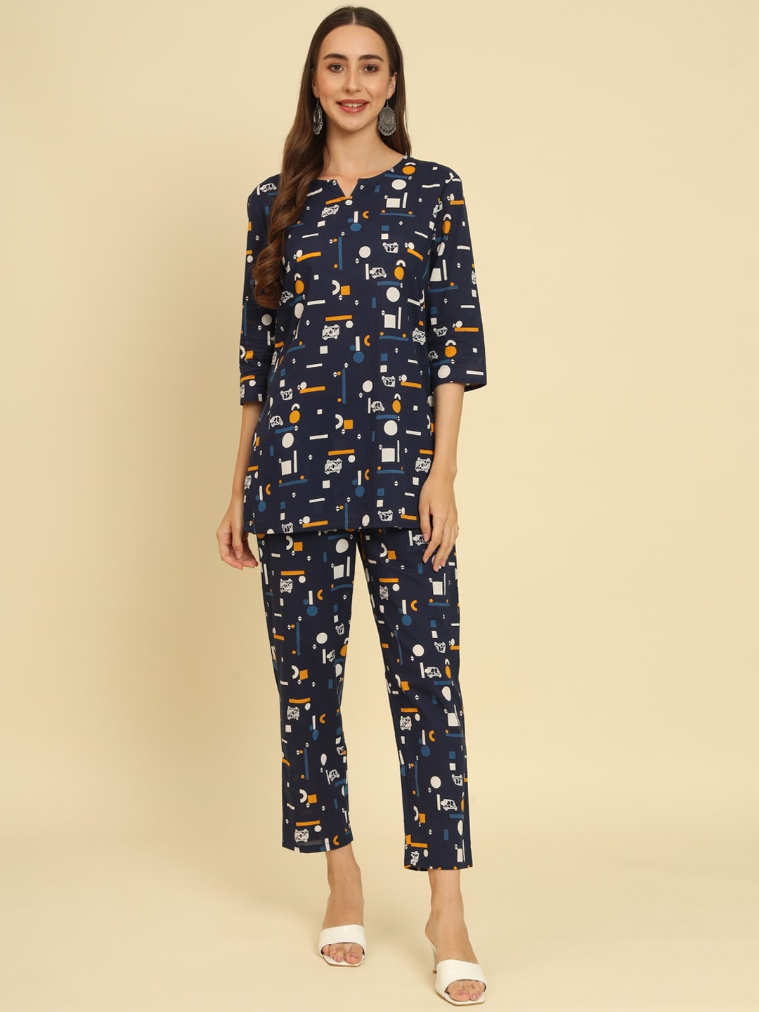 

Sutidora Abstract Printed Pure Cotton Kurti With Trousers, Blue