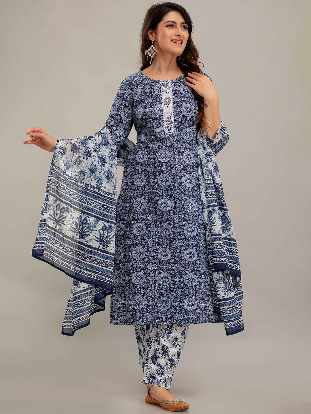 

SKY SHOPPIE Floral Printed Regular Pure Cotton Kurta with Trousers & Dupatta, Navy blue