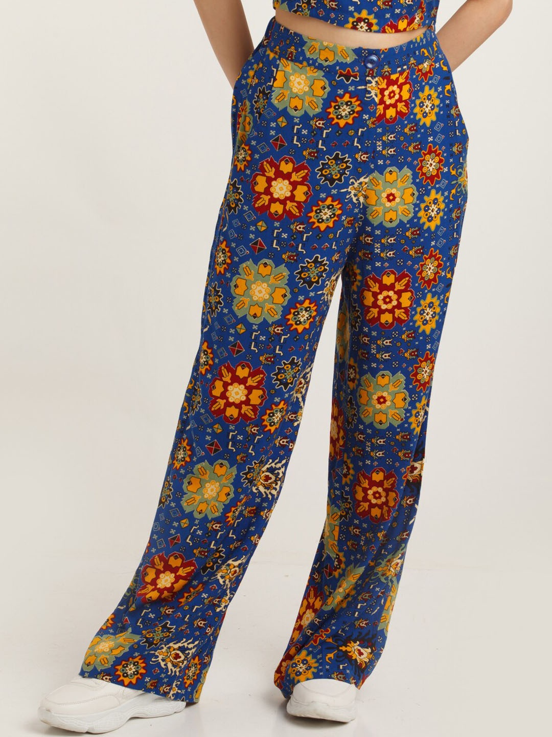 

Zink London Women Floral Printed High-Rise Parallel Trousers, Blue