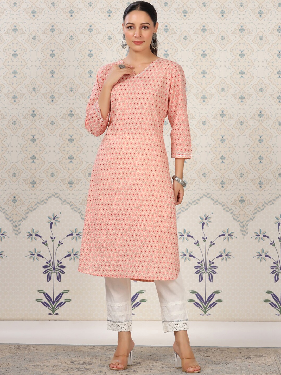 

Ode by House of Pataudi Floral Printed Straight Pure Cotton Kurta, Peach