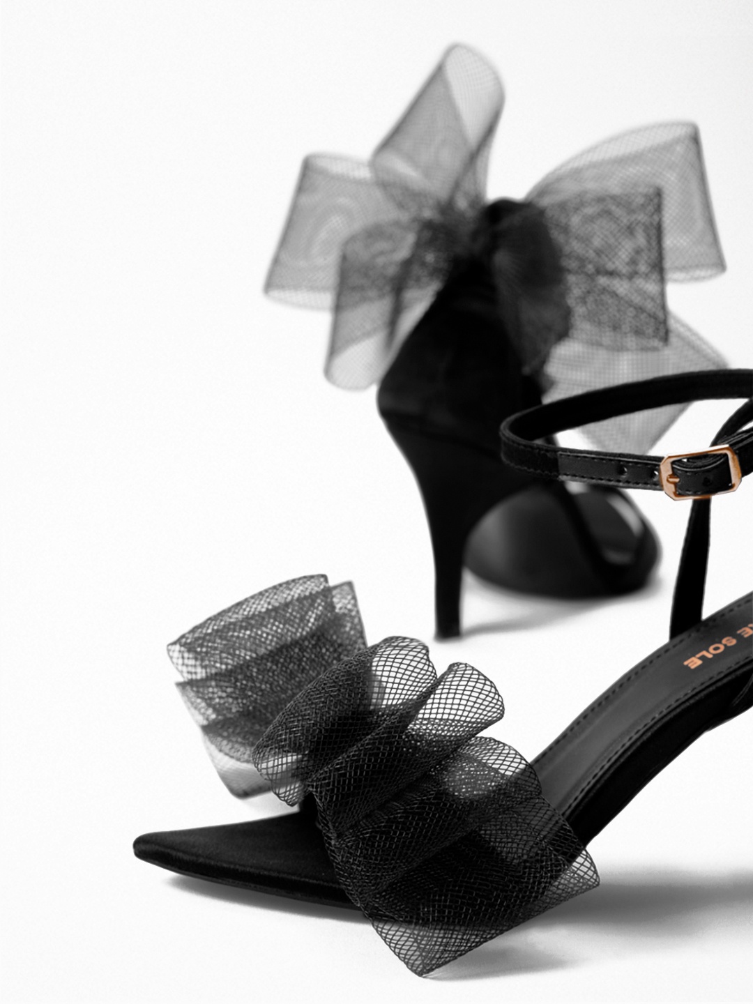 

Signature Sole Embellished Bow Detail Slim Heels, Black