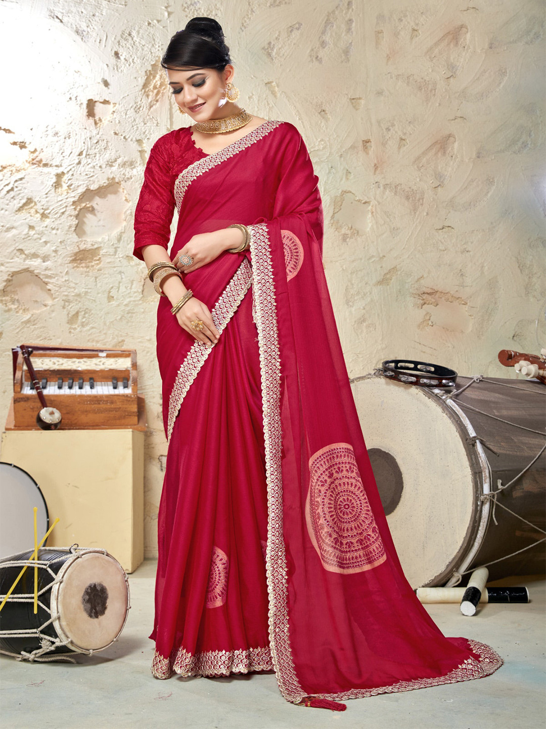 

KALINI Ethnic Motifs Printed Embellished Sequinned Saree, Red