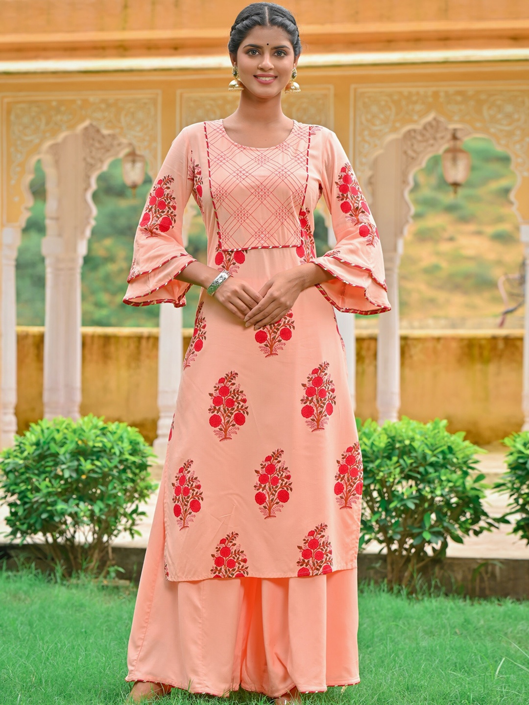 

PUKHYA Floral Printed Gotta Patti Detailed Pure Cotton Straight Kurta with Palazzos, Peach