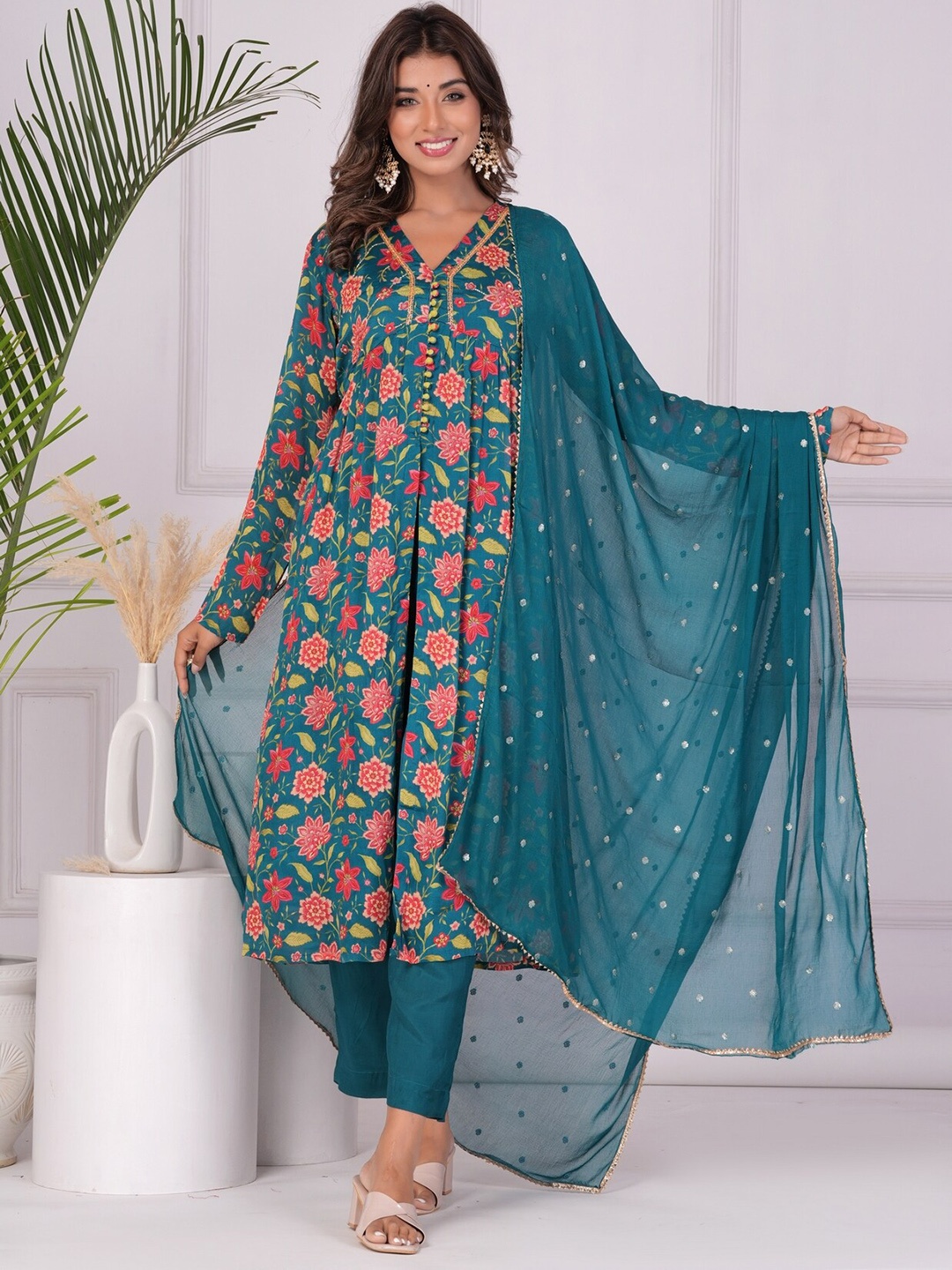 

EtnicaWear Floral Printed V-Neck Empire A-Line Kurta & Trousers With Dupatta, Green