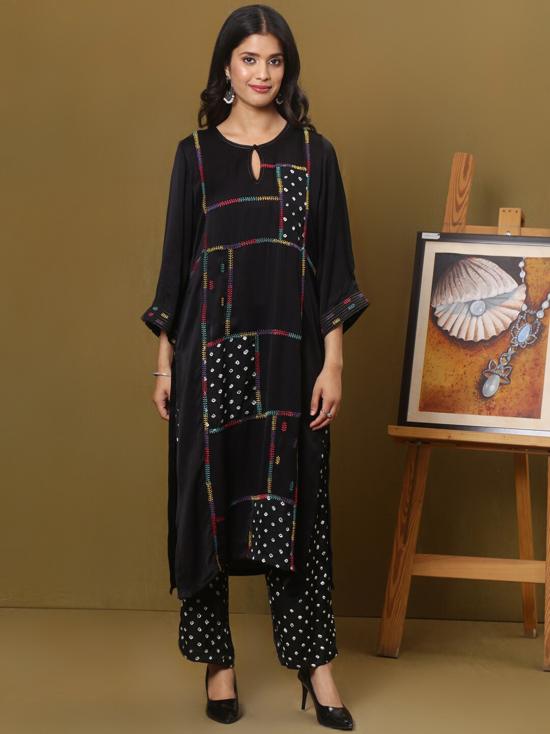 

Spring Soul Geometric Embroidered Keyhole Neck Cotton Straight Kurta, Black