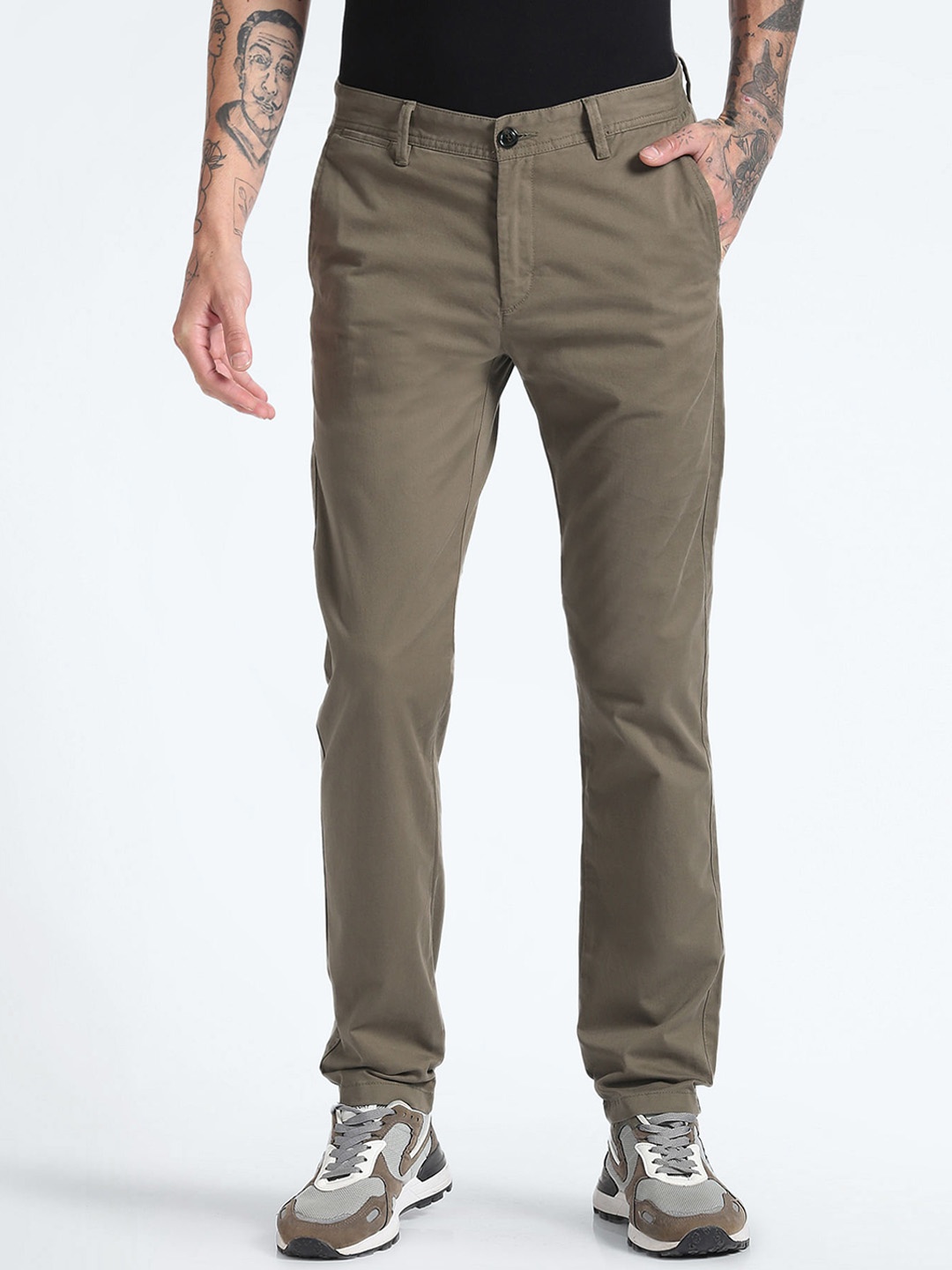 

Flying Machine Men Tapered Fit Mid-Rise Trousers, Green