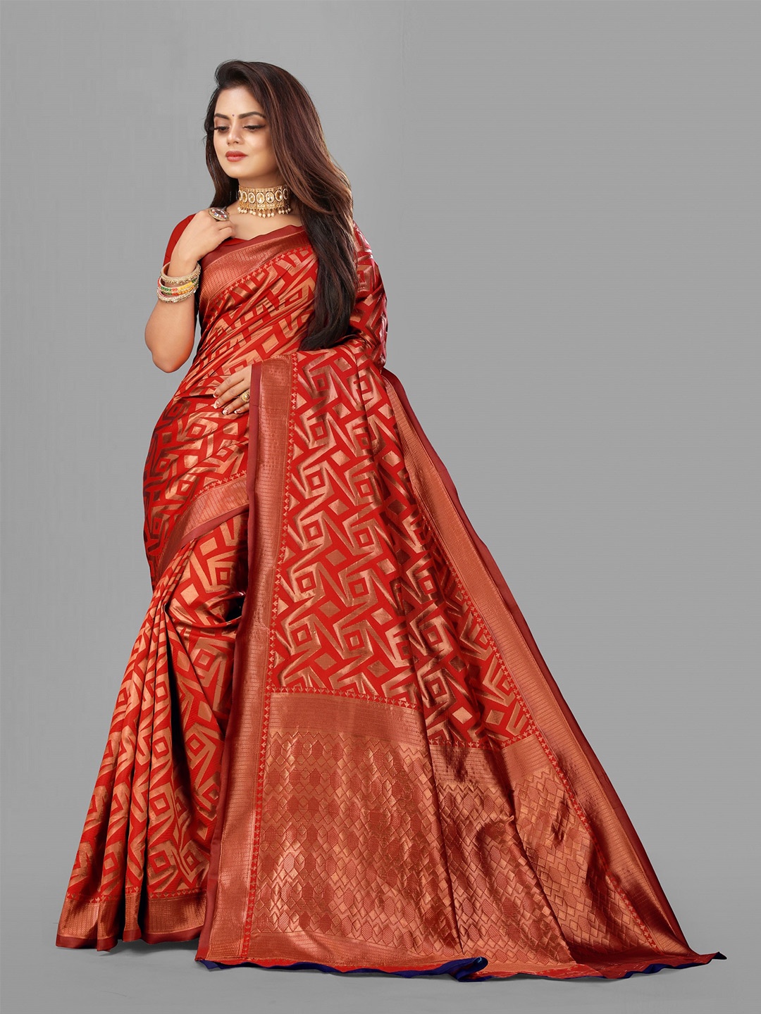 

VEDANT VASTRAM Woven Design Zari Banarasi Saree, Maroon