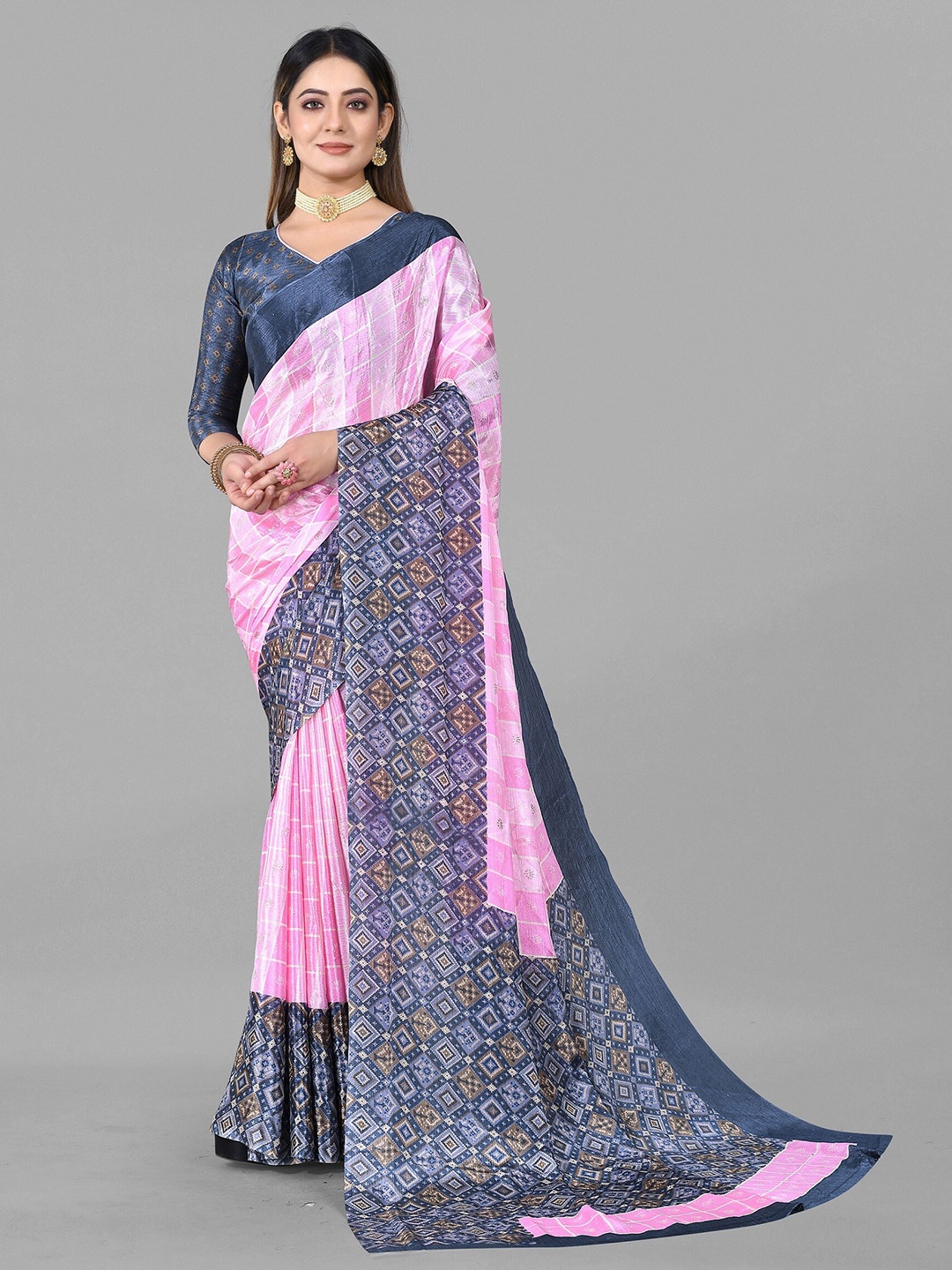 

VEDANT VASTRAM Geometric Printed Mysore Silk Saree, Pink