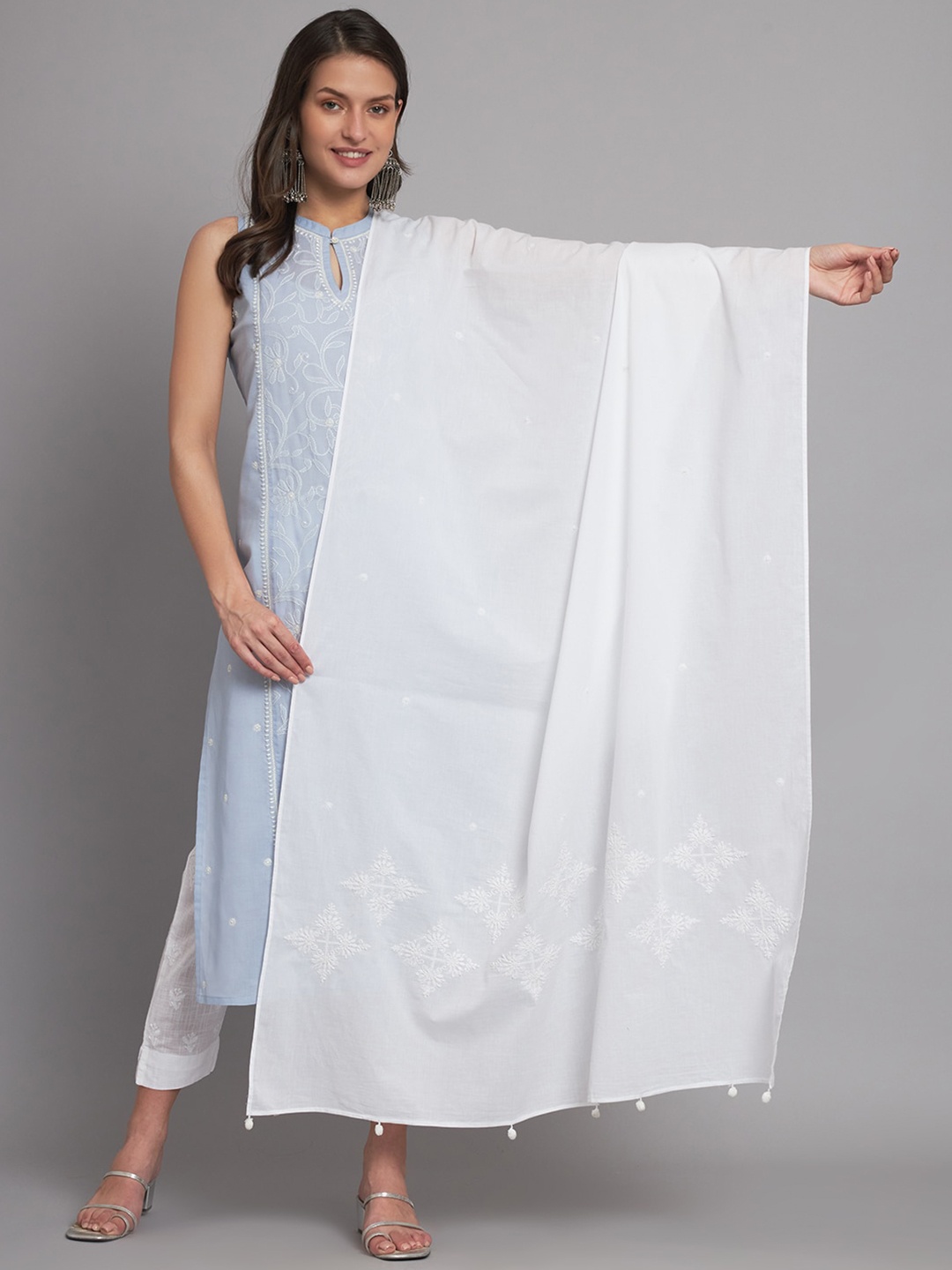 

akheri Ethnic Motifs Embroidered Chikankari Pure Cotton Dupatta, White
