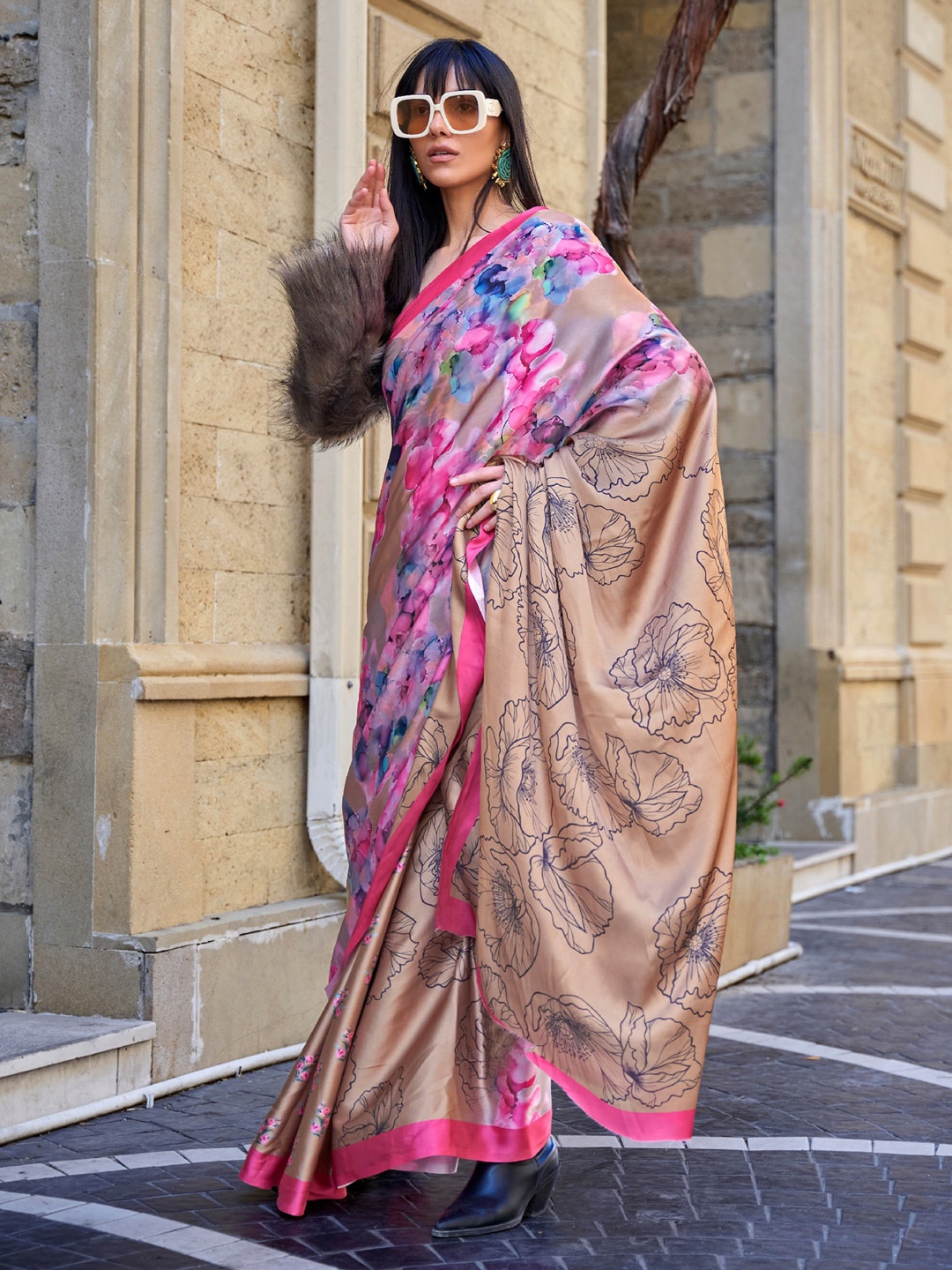 

Mitera Cream-Coloured & Pink Floral Printed Satin Saree
