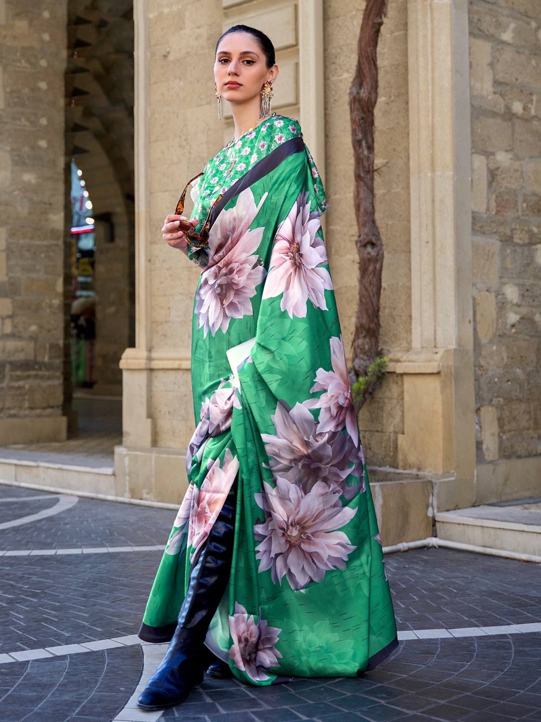 

Mitera Green & Pink Floral Printed Satin Saree