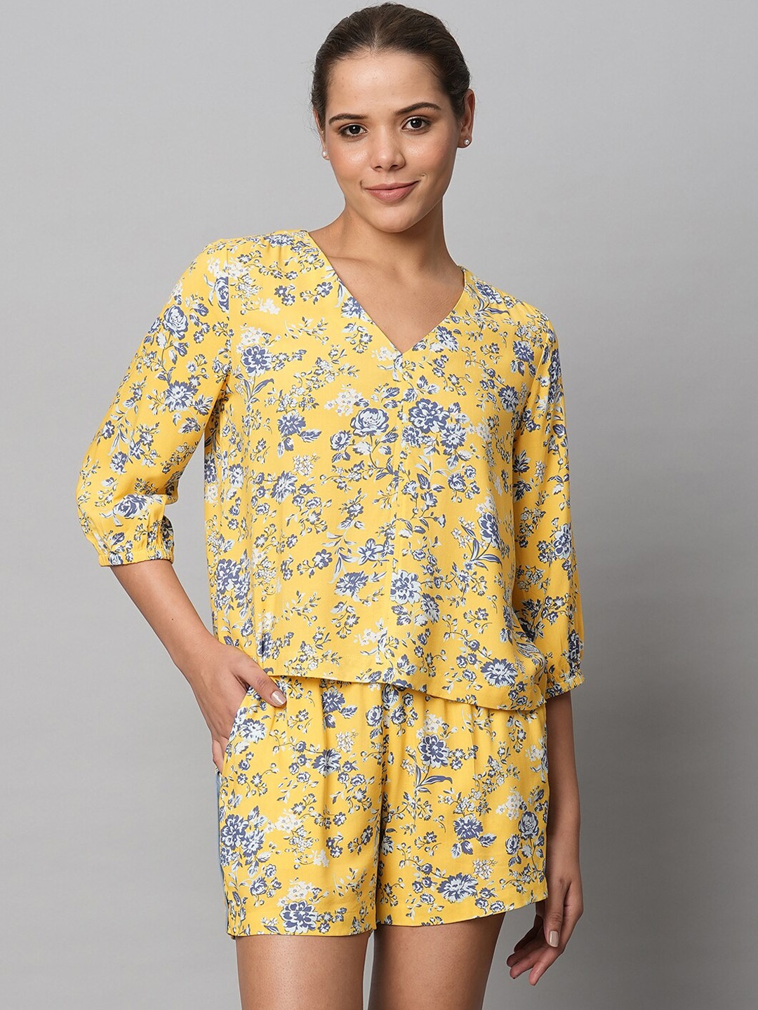 

Chemistry Women Floral Printed Top & Short, Yellow