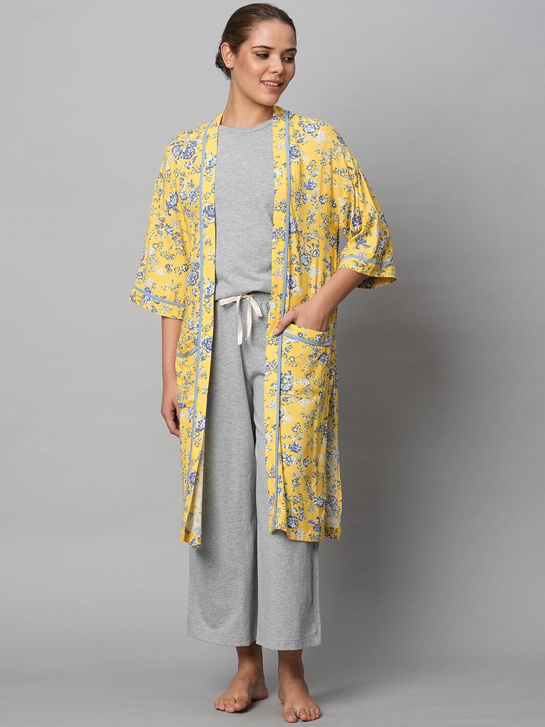 

Chemistry Pure Cotto Top & Pyjamas With Floral Printed Robe, Yellow