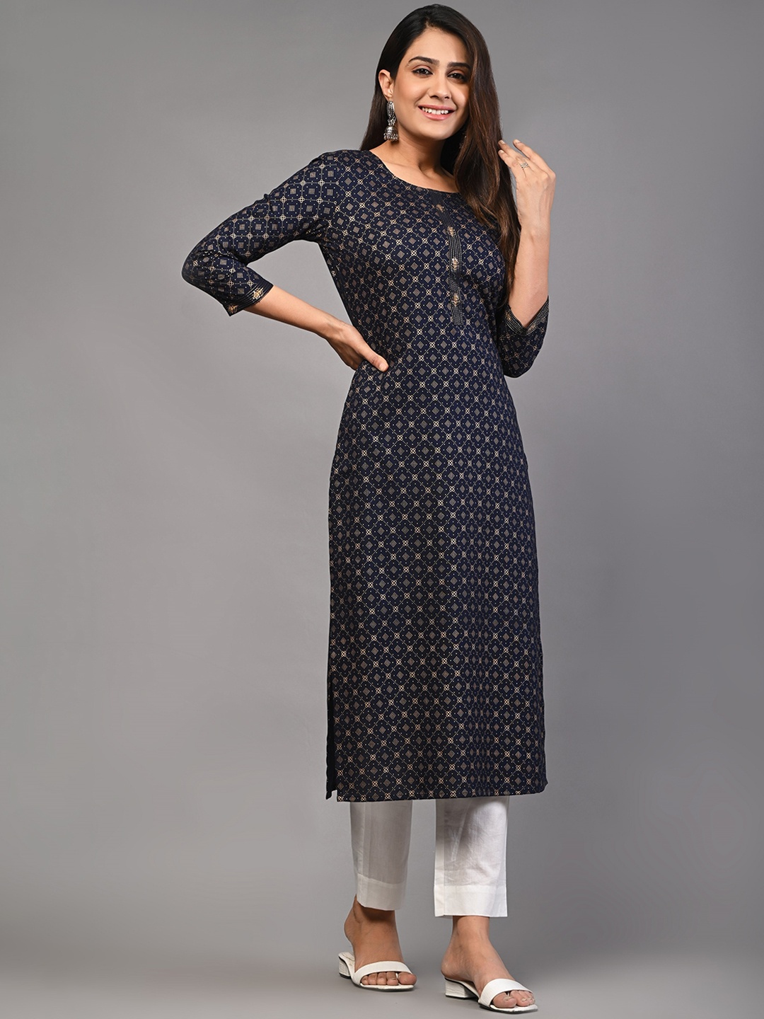 

PUKHYA Geometric Printed Sequined Straight Kurta, Navy blue