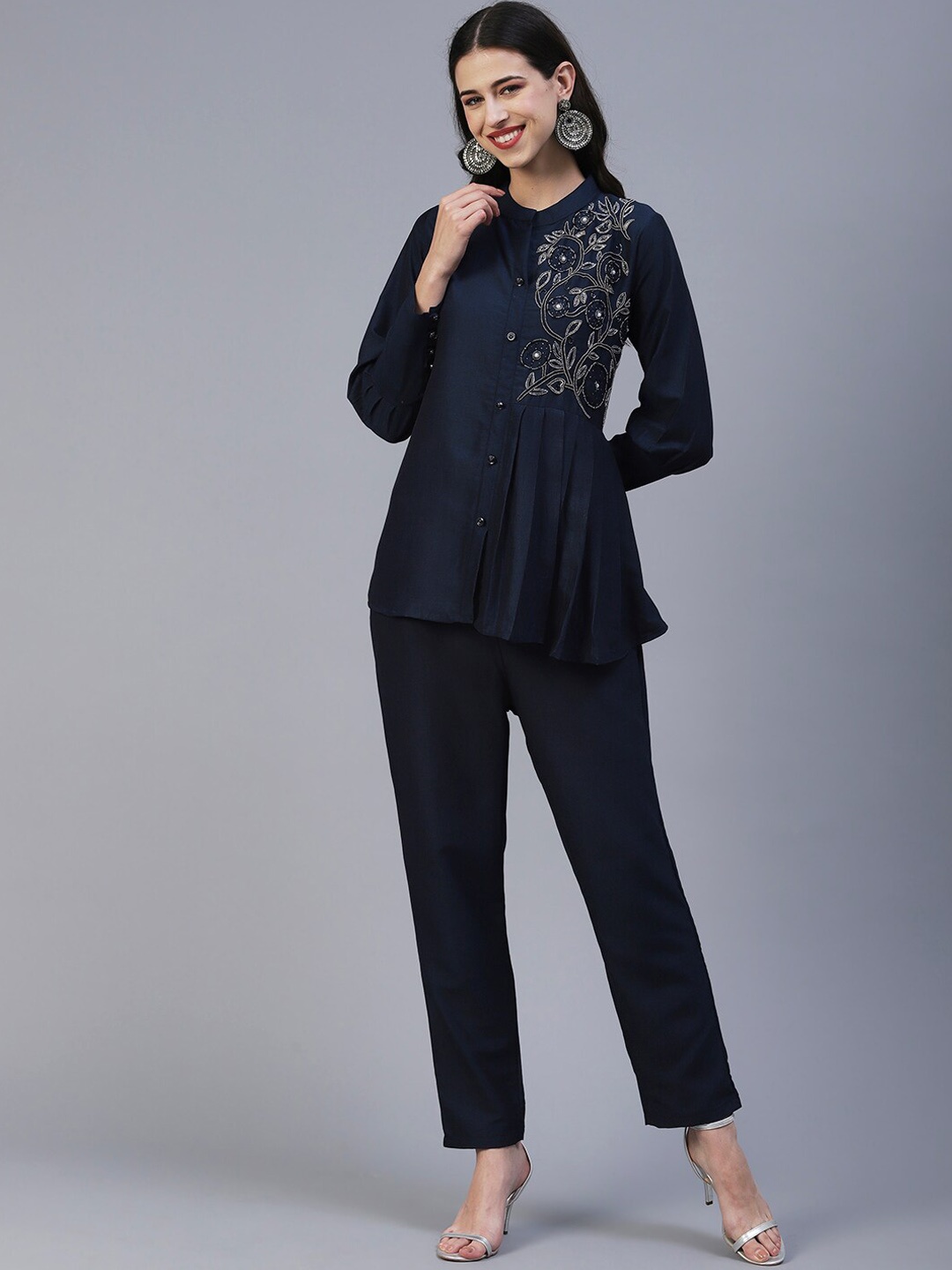 

18 ATTITUDE Floral Yoke Design Regular Thread Work Kurti with Trousers, Navy blue