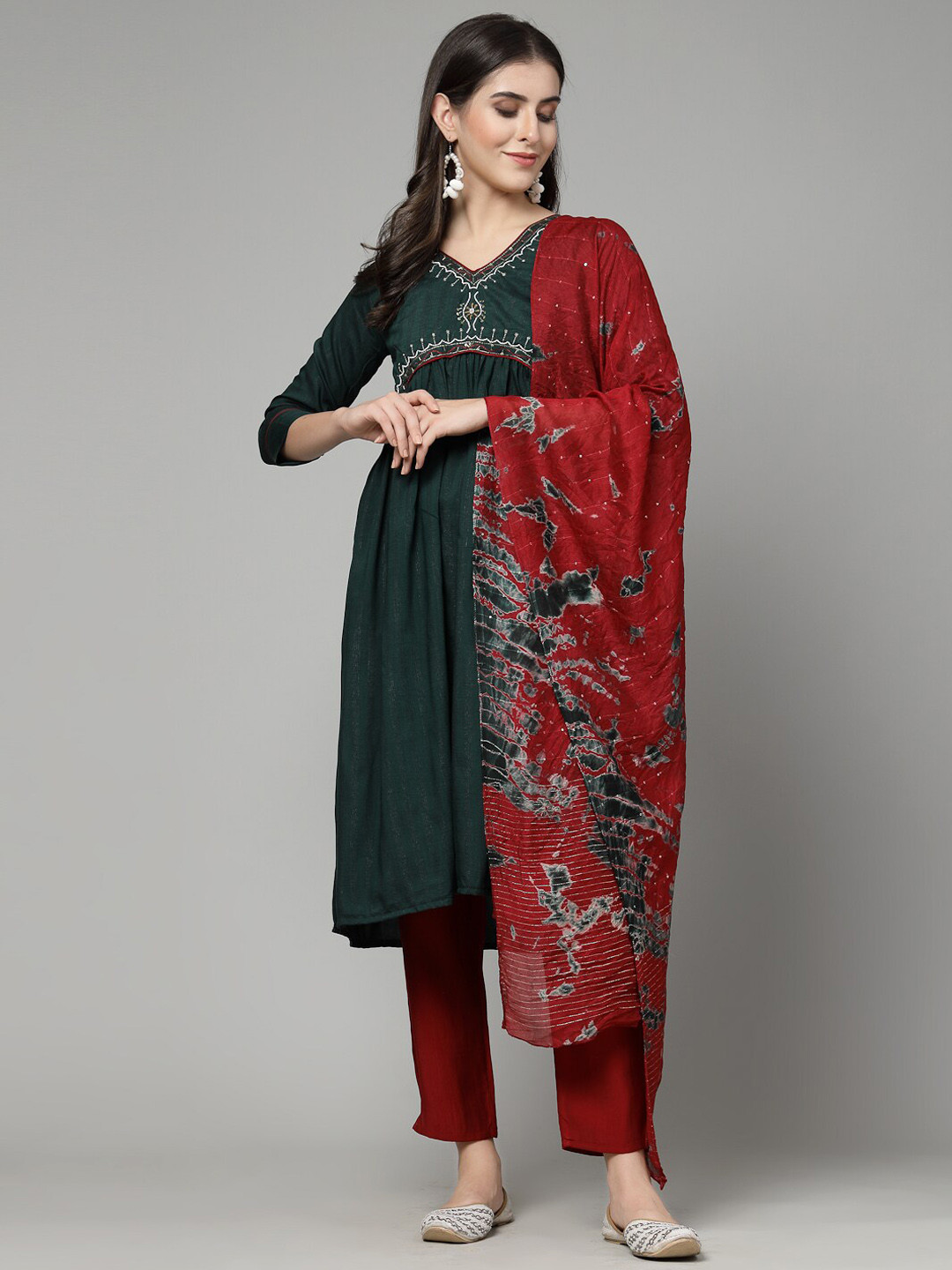 

18 ATTITUDE Ethnic Motif Embroidered Regular Beads and Stones A-Line Kurti with Trousers, Green