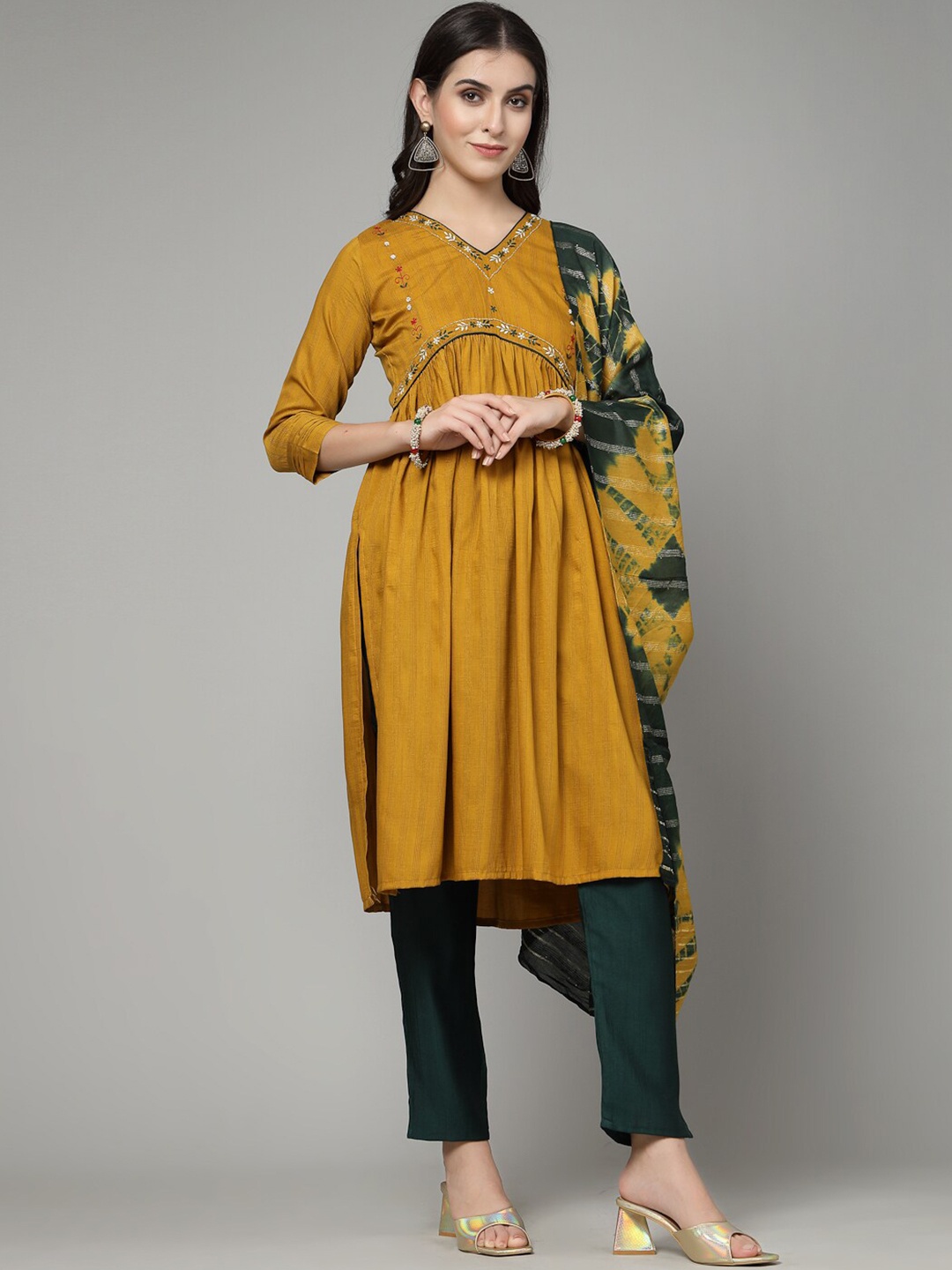 

18 ATTITUDE Floral Embroidered Regular Zardozi Kurta with Trousers & With Dupatta, Mustard