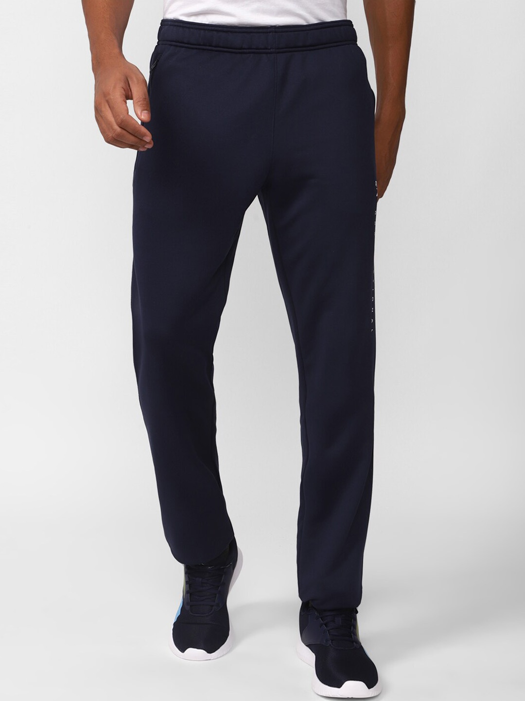 

Reebok Men Adv Speedwick Mid-Rise Track Pants, Navy blue
