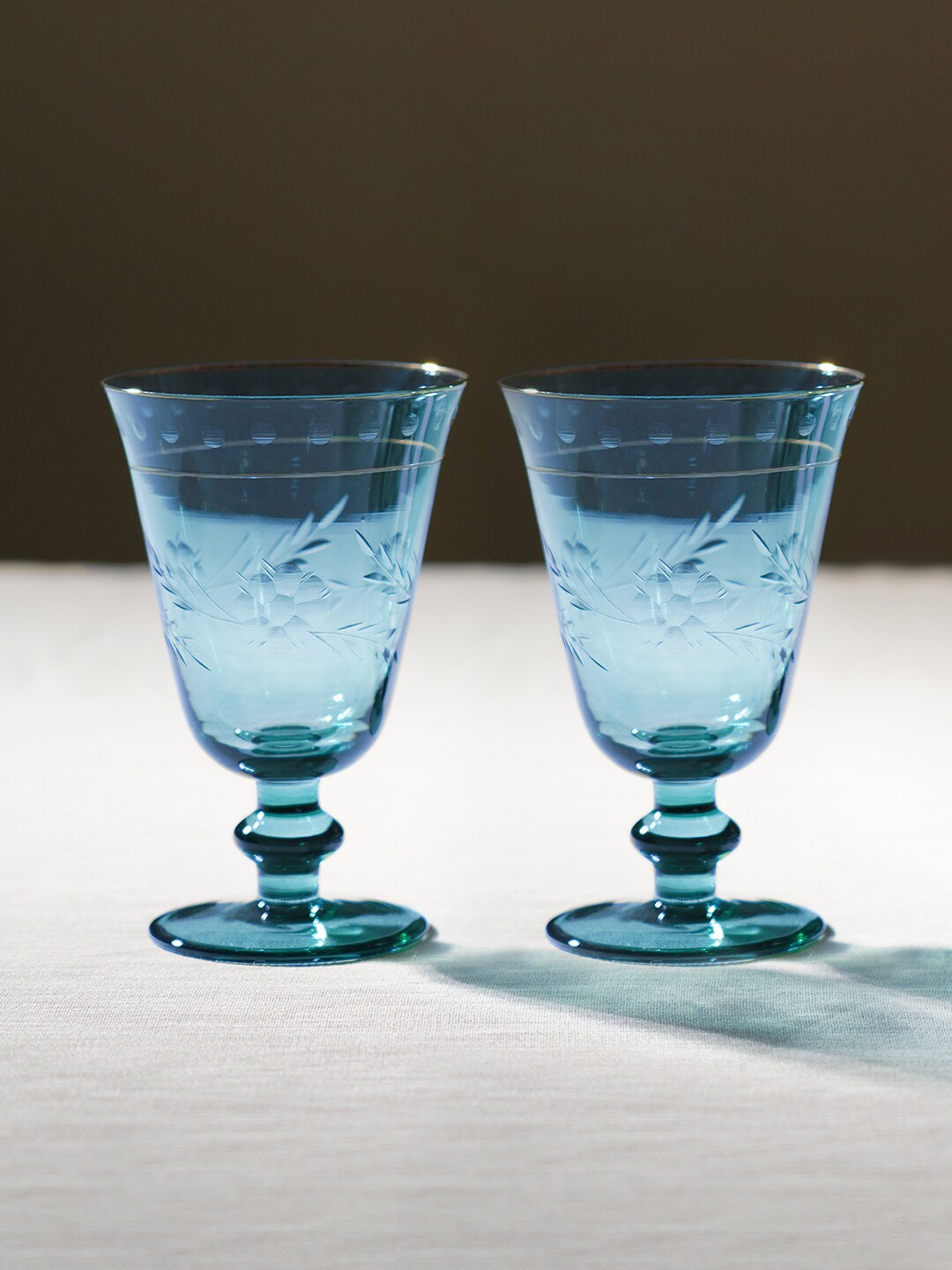 

Pure Home and Living Blue 2 Pieces Floral Etching Wine Glasses