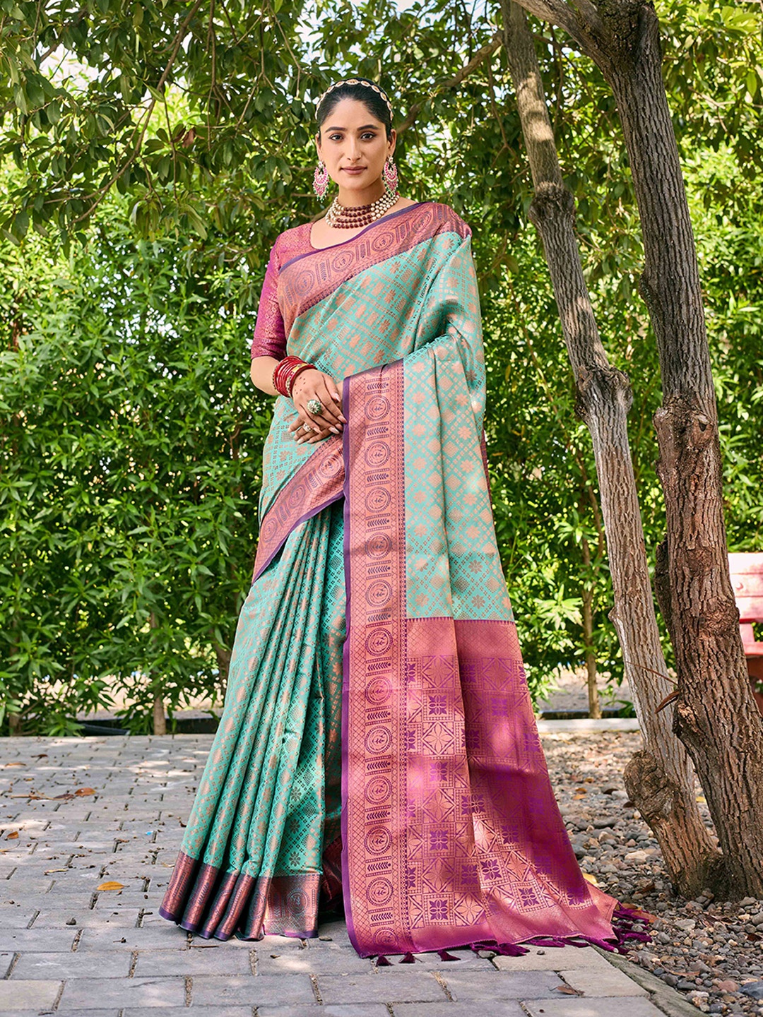 

Mitera Woven Design Zari Silk Kanjeevaram Saree, Turquoise blue