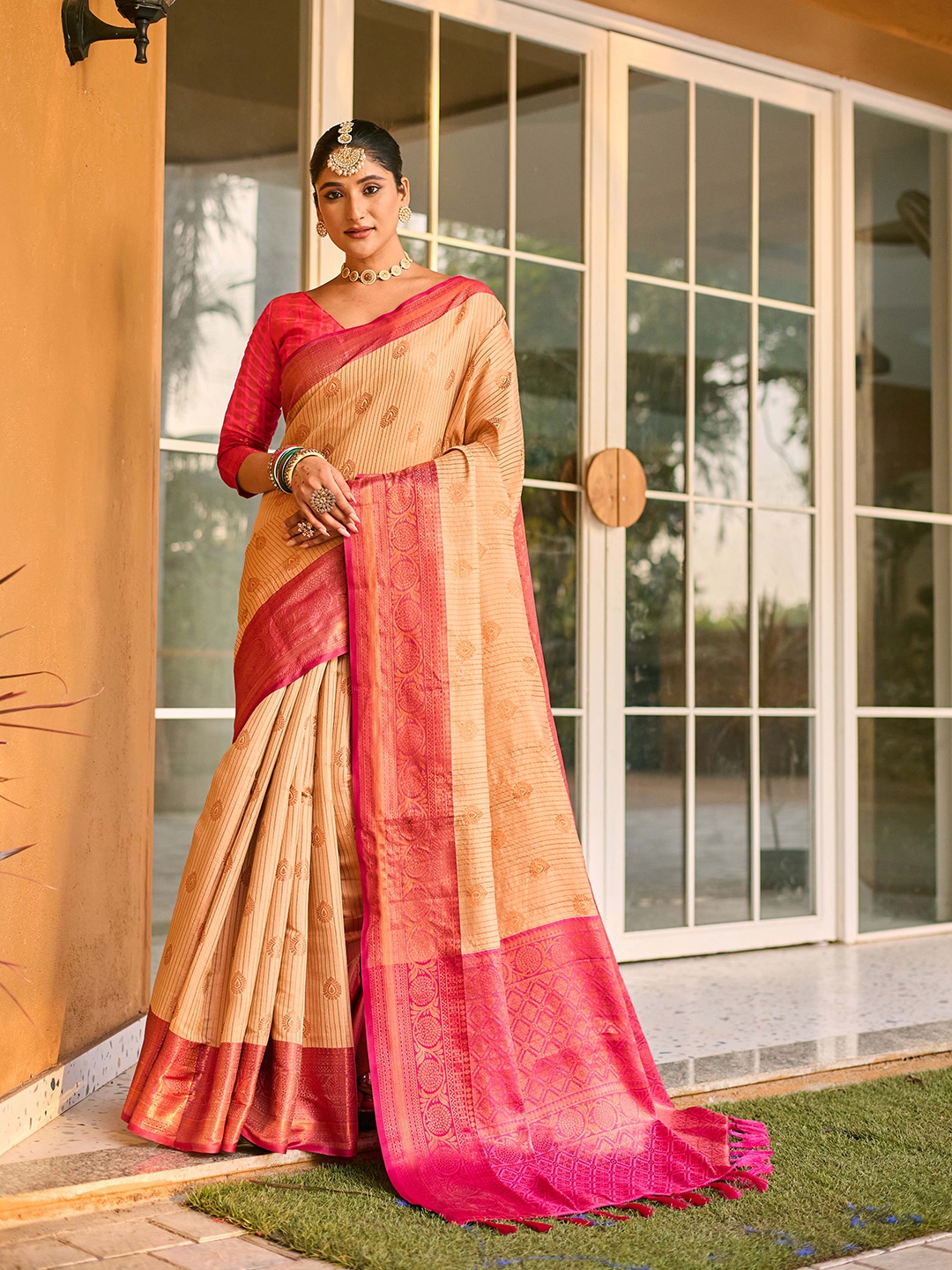 

Mitera Orange & Pink Woven Design Zari Kanjeevaram Saree