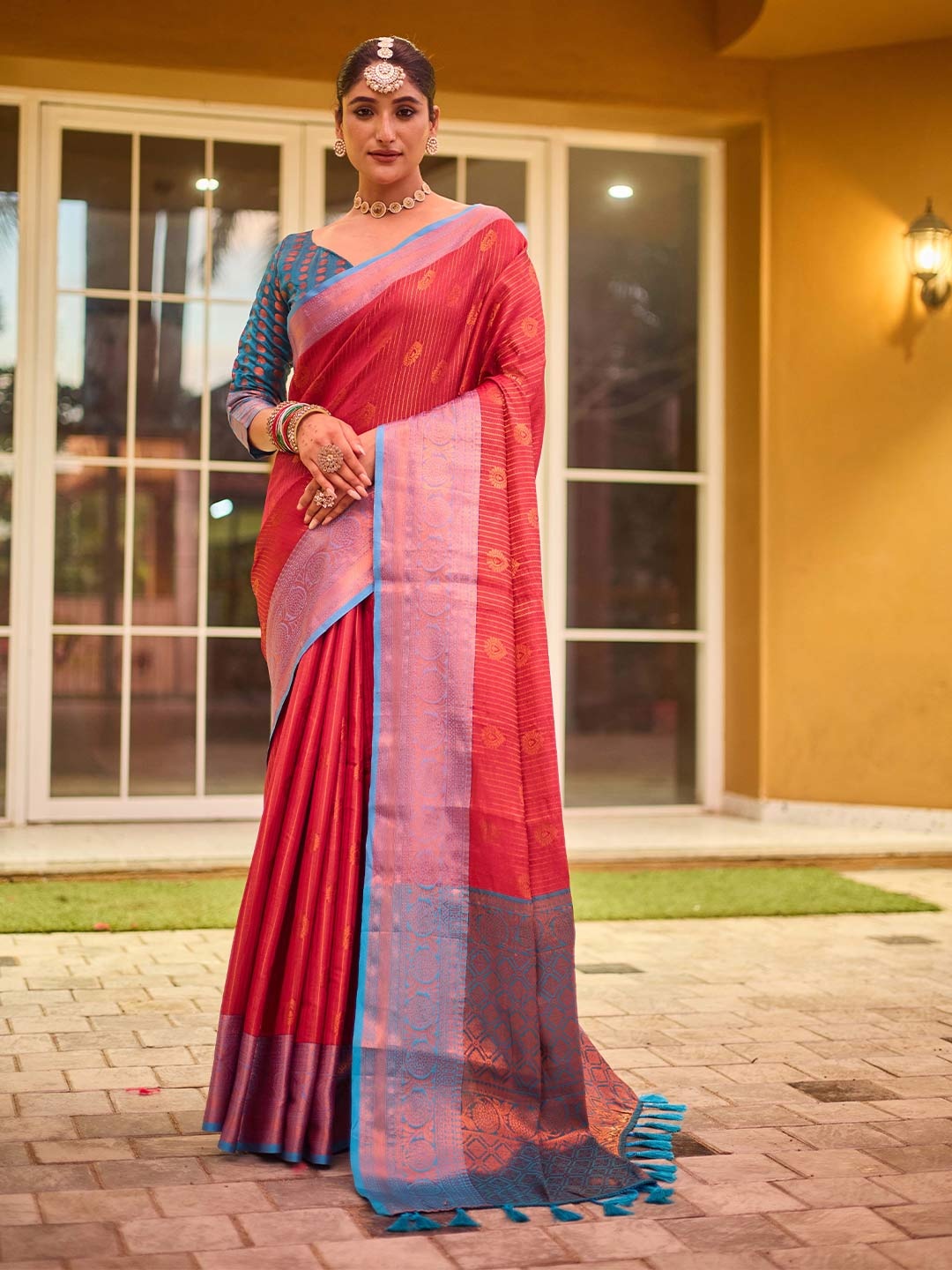 

Mitera Ethnic Motifs Woven Design Zari Kanjeevaram Saree, Red