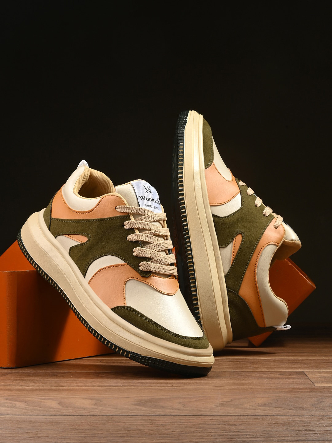 

Woakers Men Colourblocked Basics Sneakers, Beige