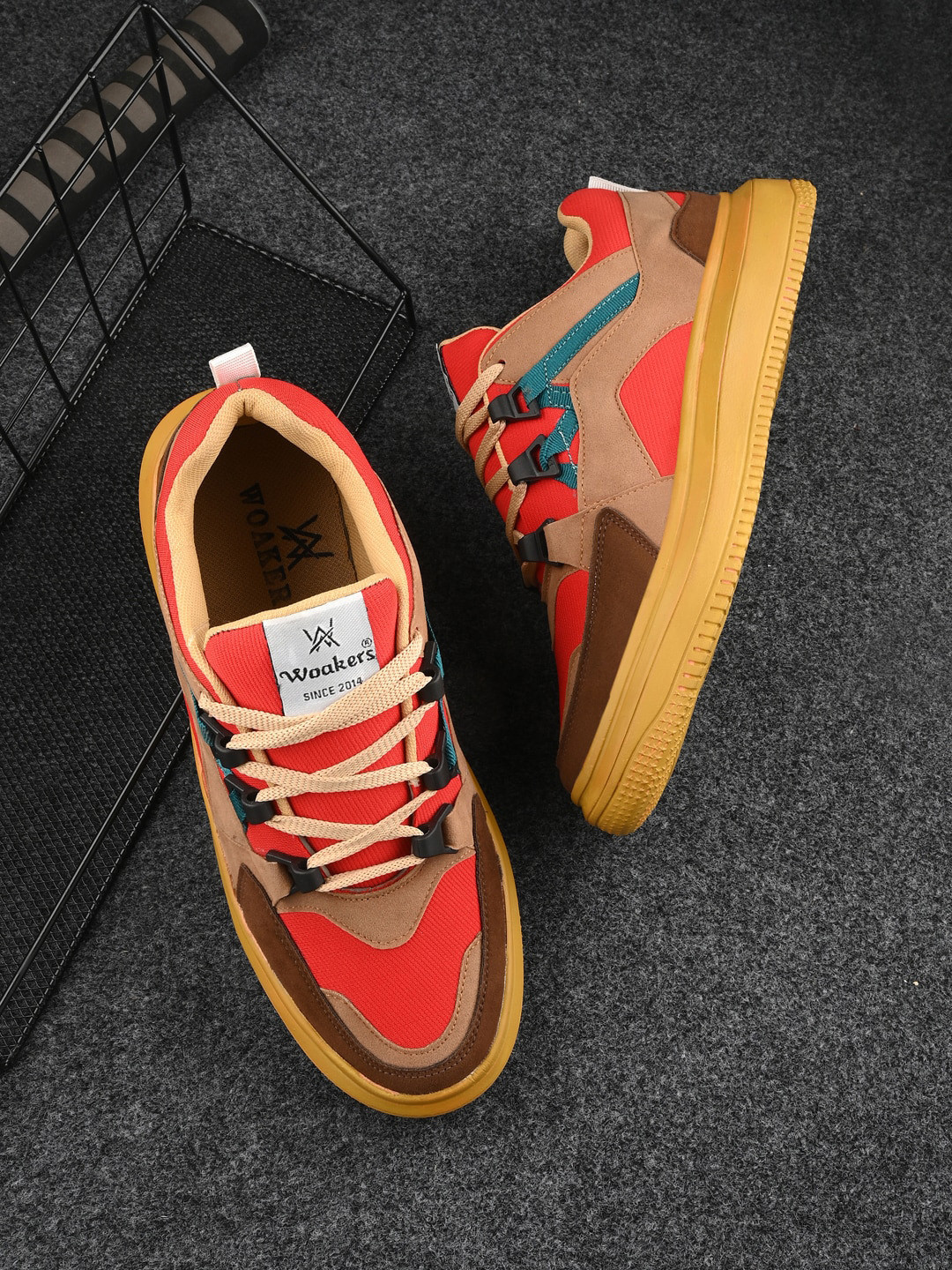

Woakers Men Colourblocked Basics Sneakers, Red
