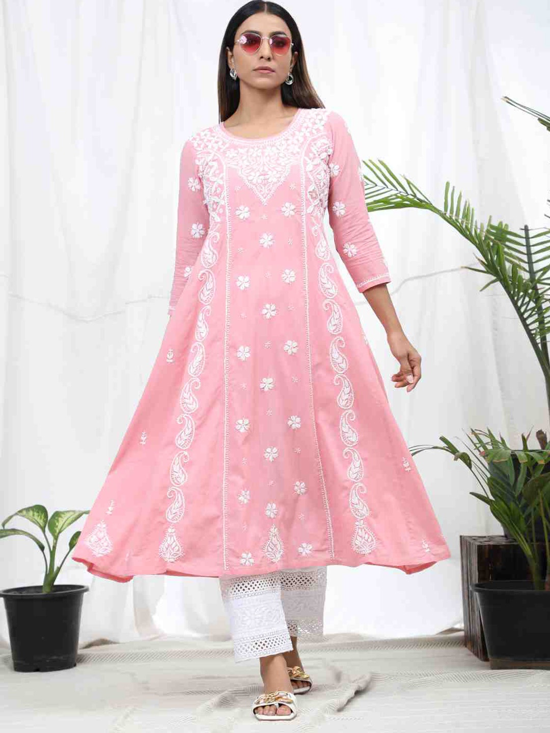

HOUSE OF KARI Paisley Embroidered A-Line Cotton Kurta, Pink