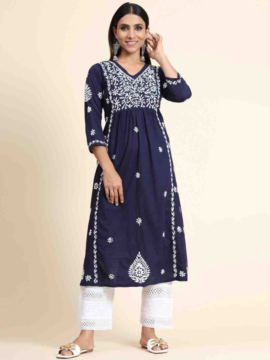 

HOUSE OF KARI Floral Chikankari Embroidered V-Neck Cotton A-Line Kurta, Navy blue