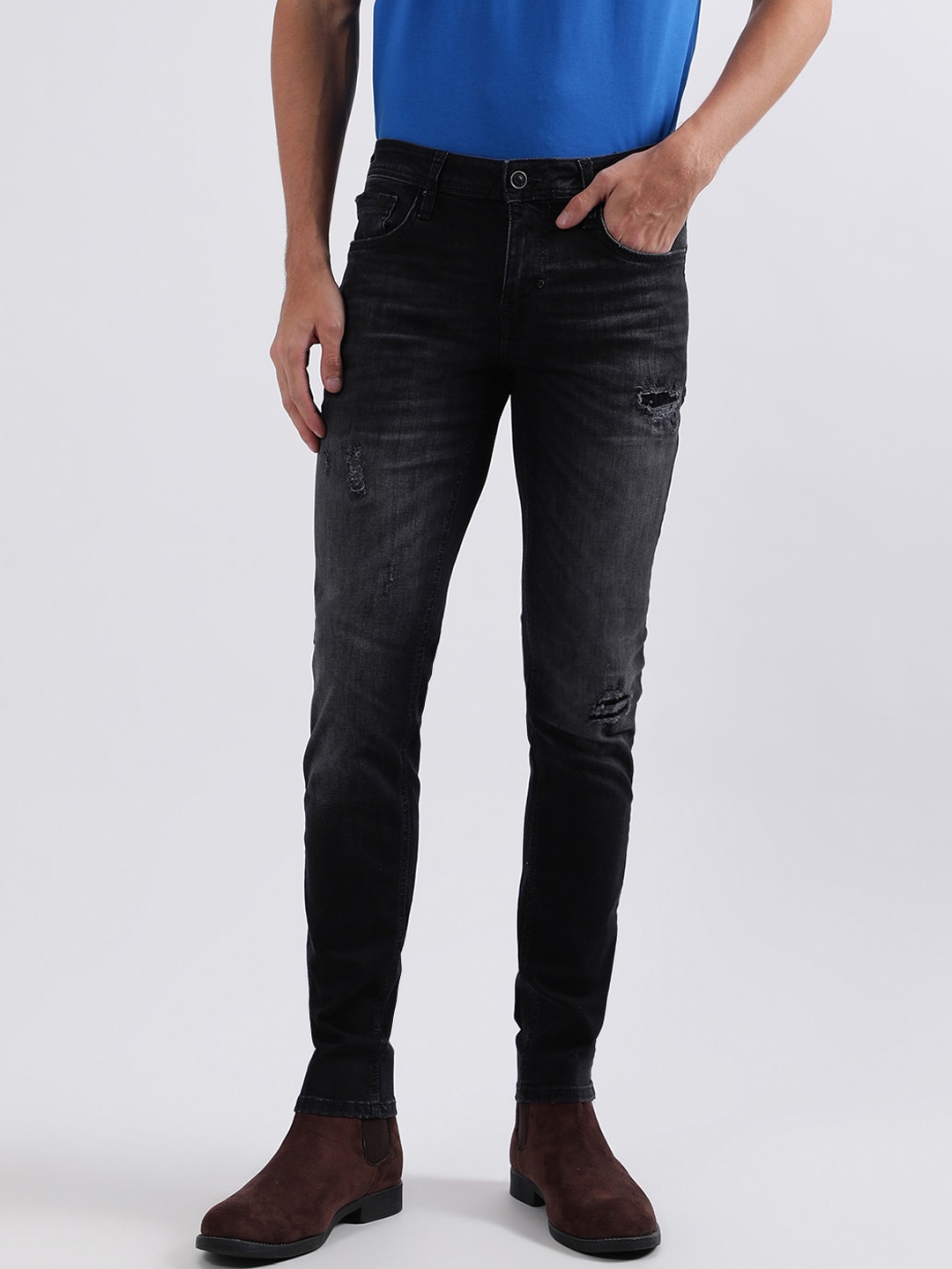 

Antony Morato Men Tapered Fit Mildly Distressed Heavy Fade Stretchable Jeans, Black