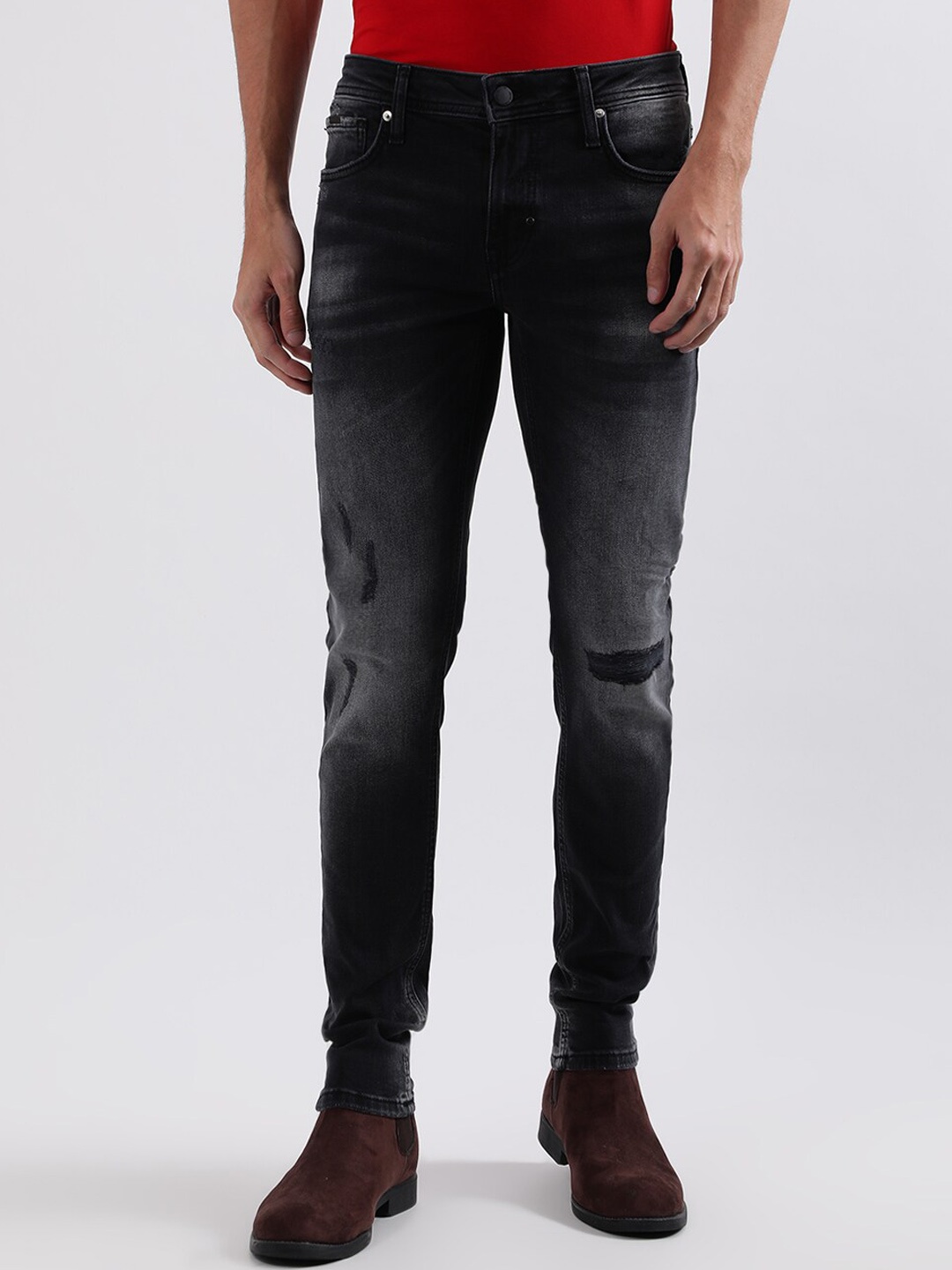 

Antony Morato Men Skinny Fit Mildly Distressed Light Fade Stretchable Jeans, Black