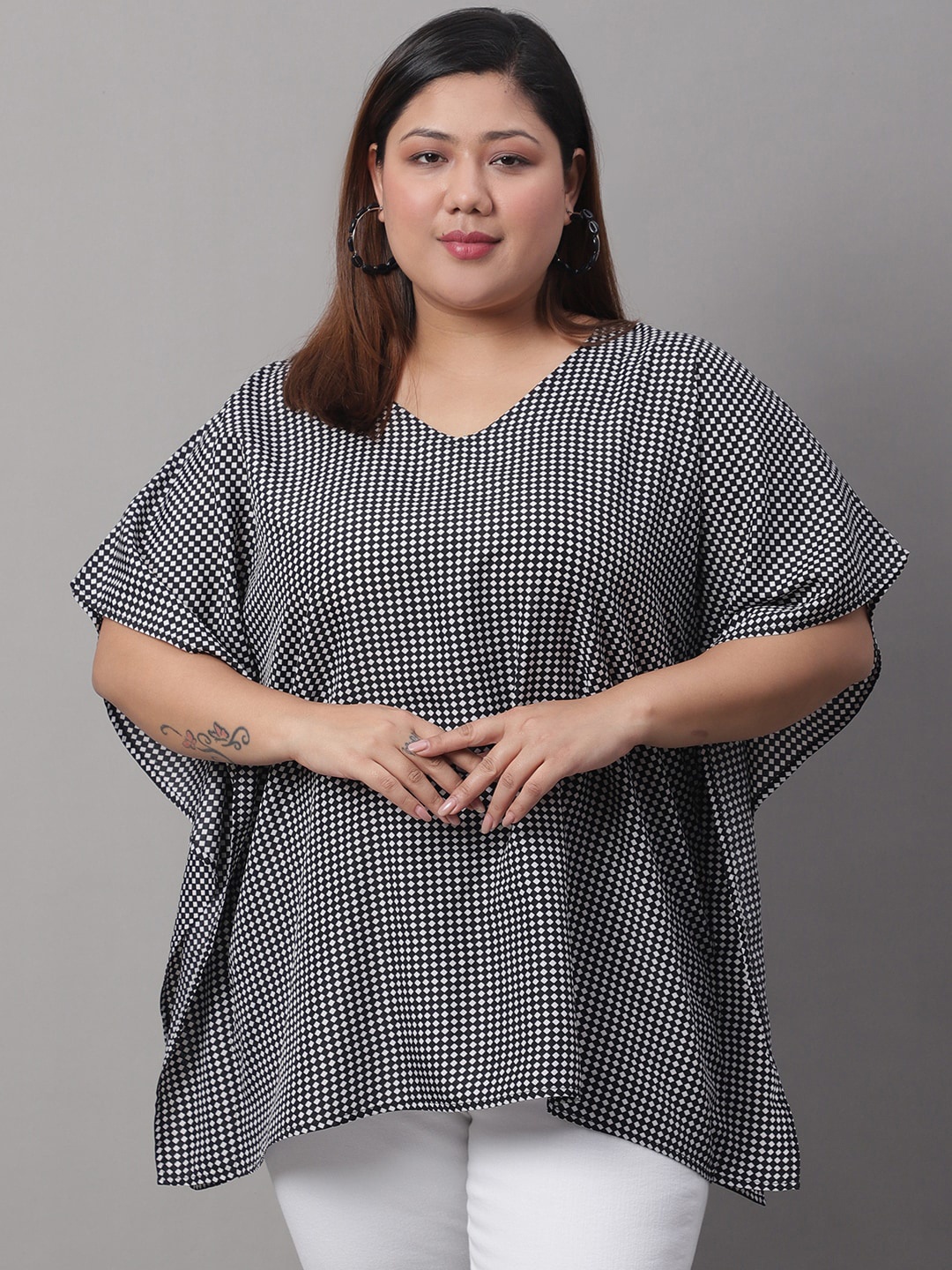 

Rute Plus Size Geometric Printed Extended Sleeves Cotton Kaftan Top, Black