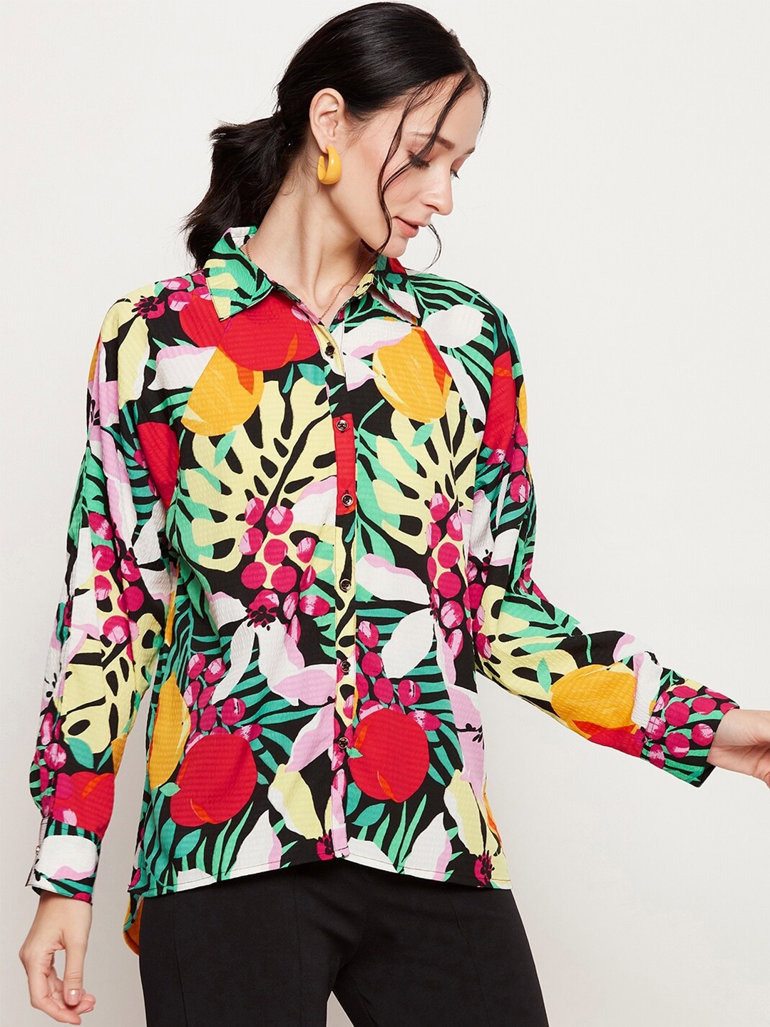 

Ruhaans Classic Floral Printed Casual Shirt, Black
