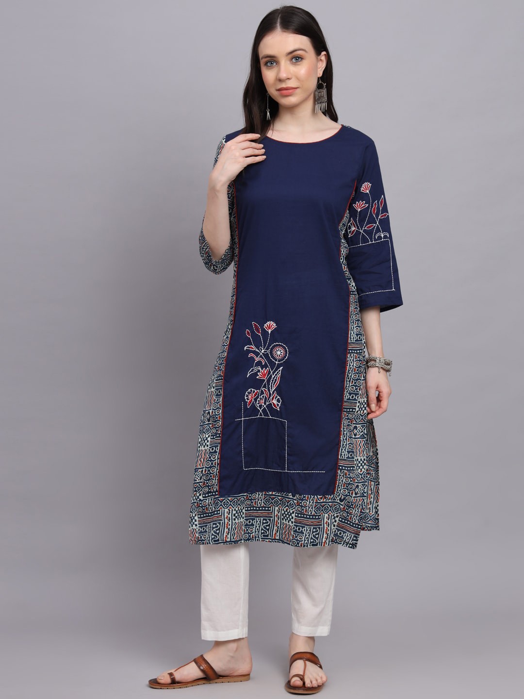 

HERE&NOW Floral Printed Straight Kurta, Navy blue