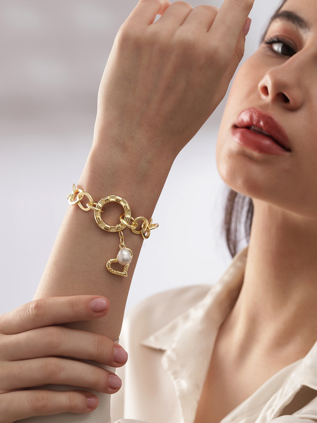 

Rubans Voguish Gold-Plated Beaded Link Bracelet