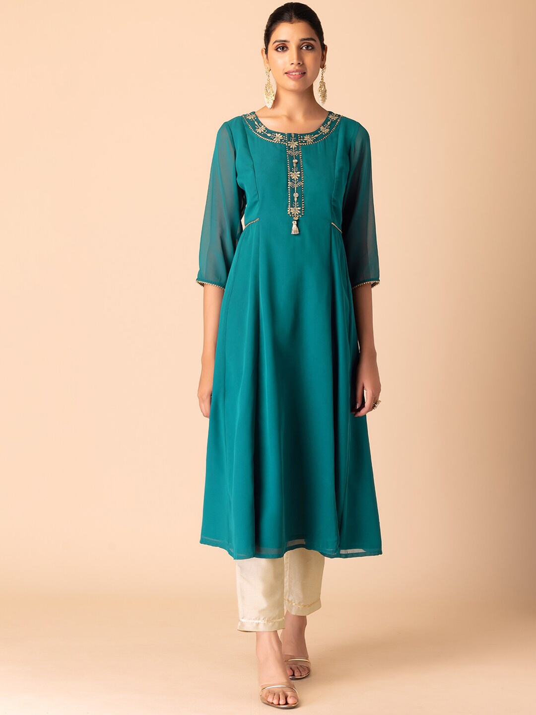 

INDYA Floral Embroidered A Line Kurta, Green