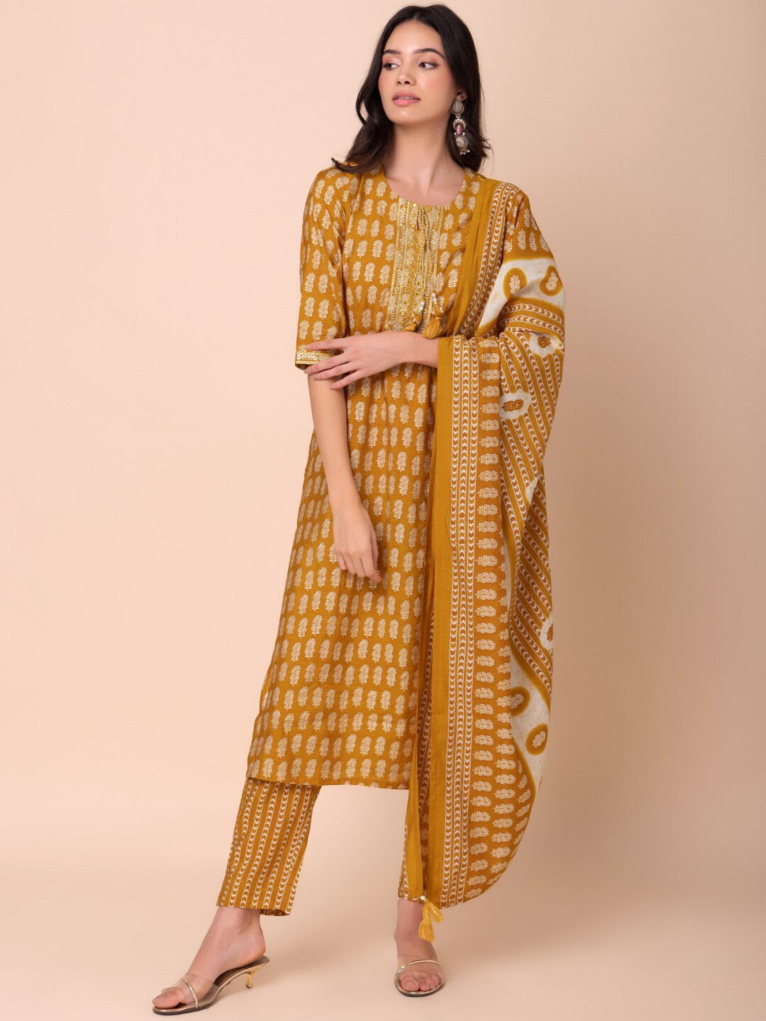 

INDYA Floral Printed A-Line Kurta With Trouser & Dupatta, Yellow