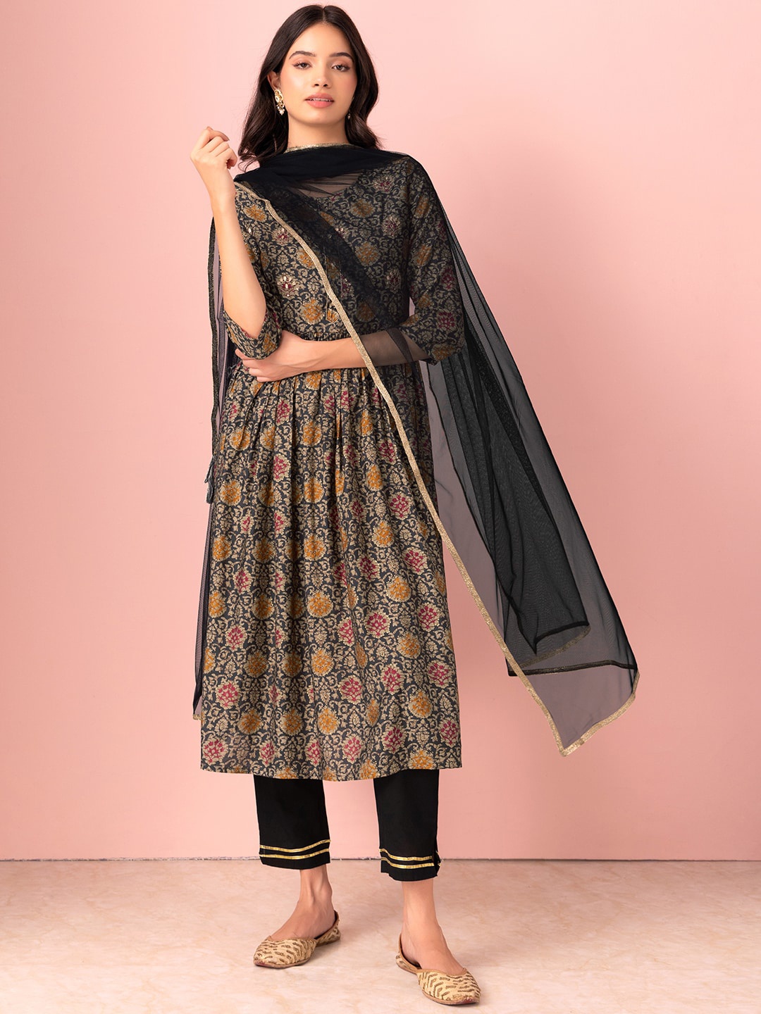 

INDYA Embellished Border Dupatta, Black