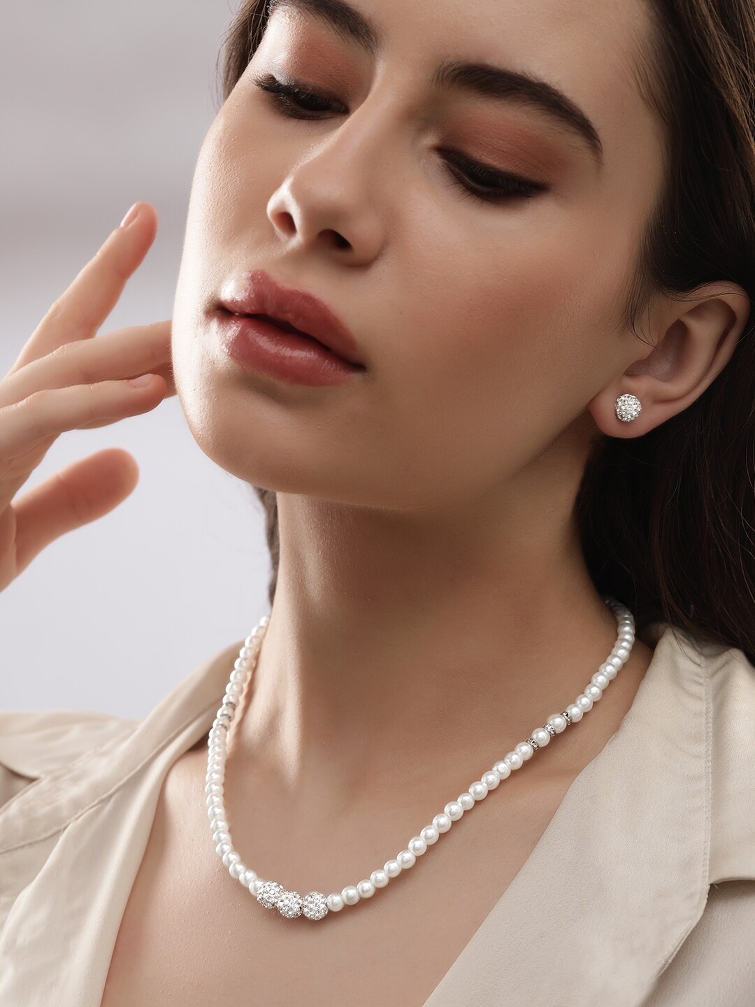 

Rubans Artificial Beaded Necklace & Earrings, White