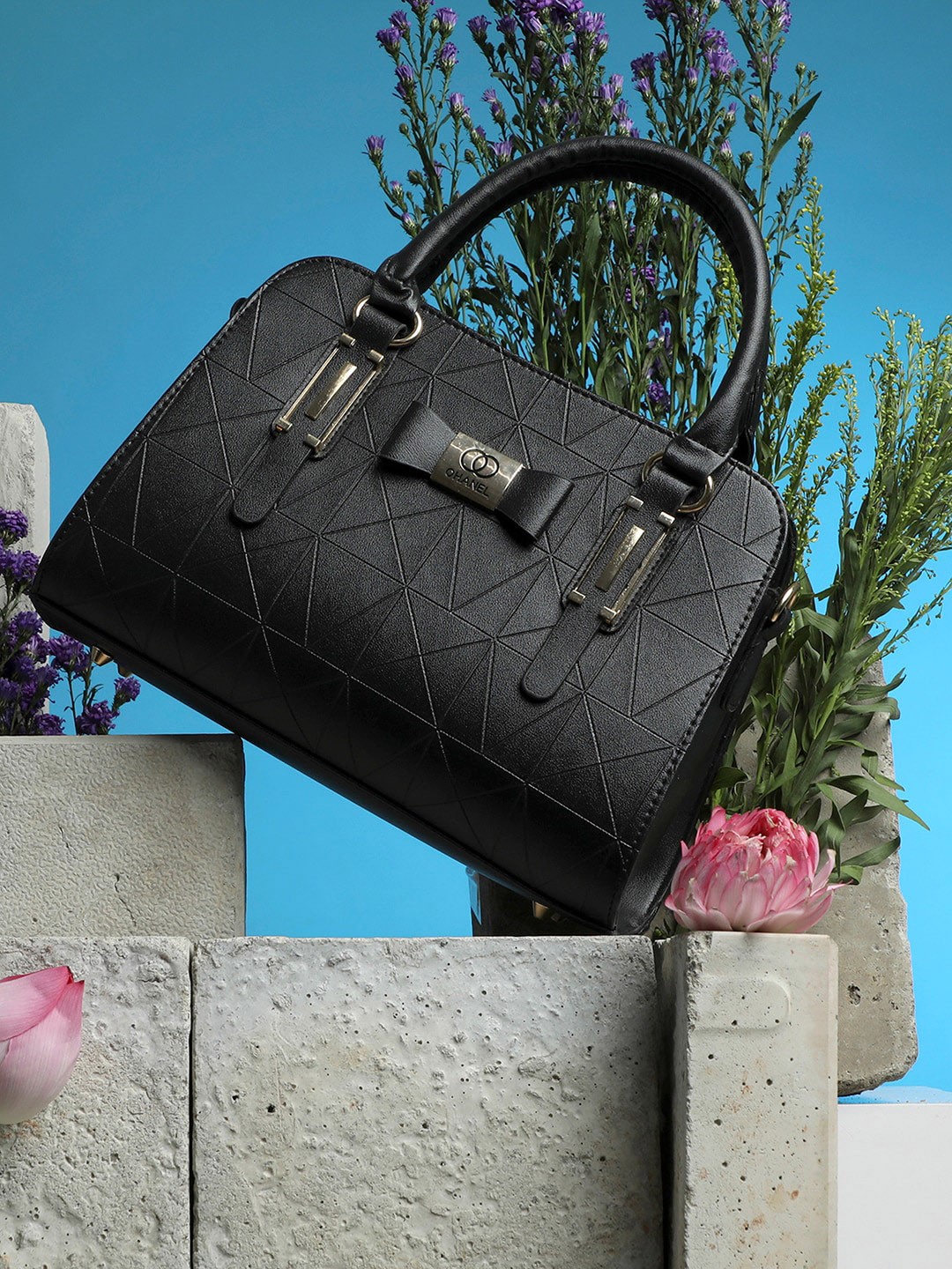 

HAUTE SAUCE by Campus Sutra Textured Structured Handheld Bag, Black