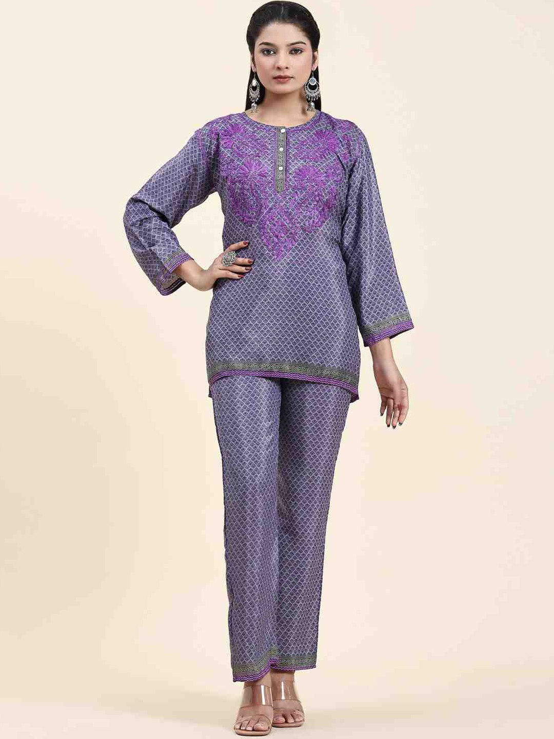 

HOUSE OF KARI Floral Printed Chikankari Regular Straight Kurti with Trousers, Purple