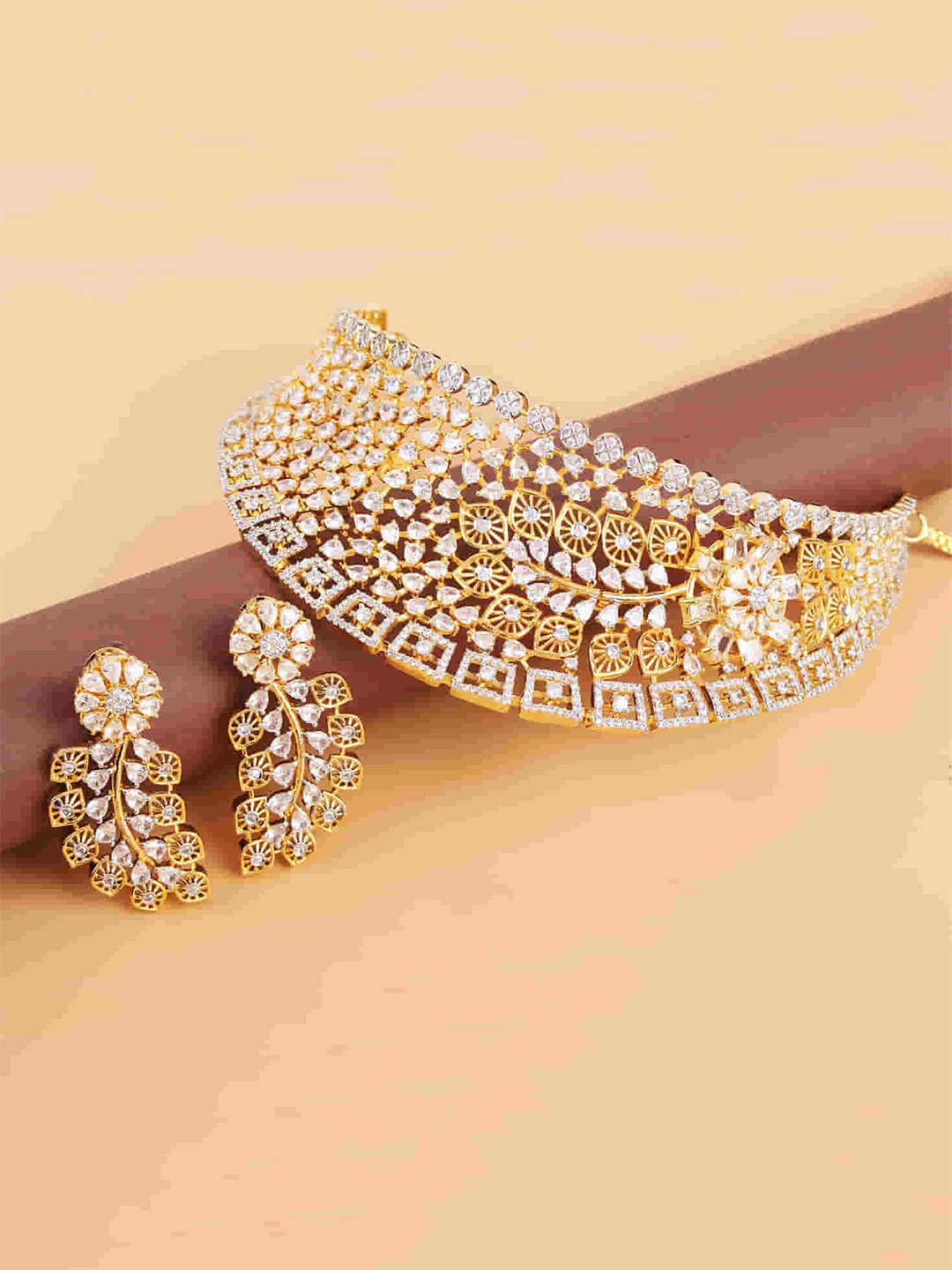 

Mirana Gold-Plated Necklace and Earrings