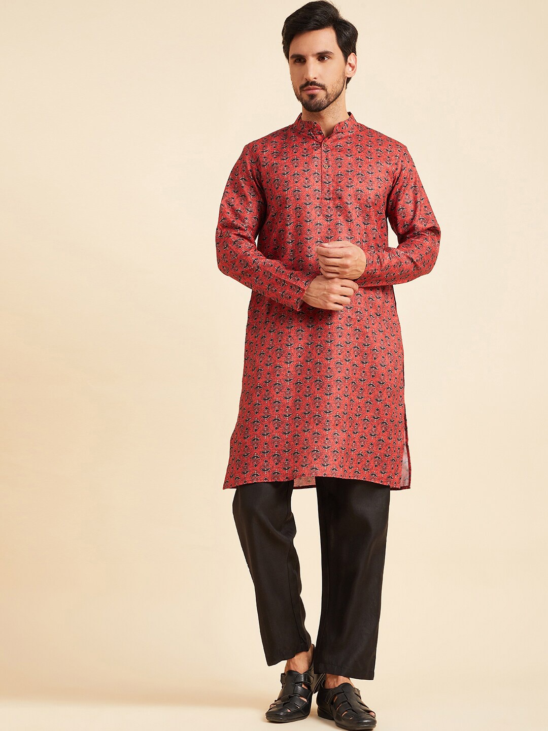 

HERE&NOW Floral Printed Mandarin Collar Kurta With Trousers, Red